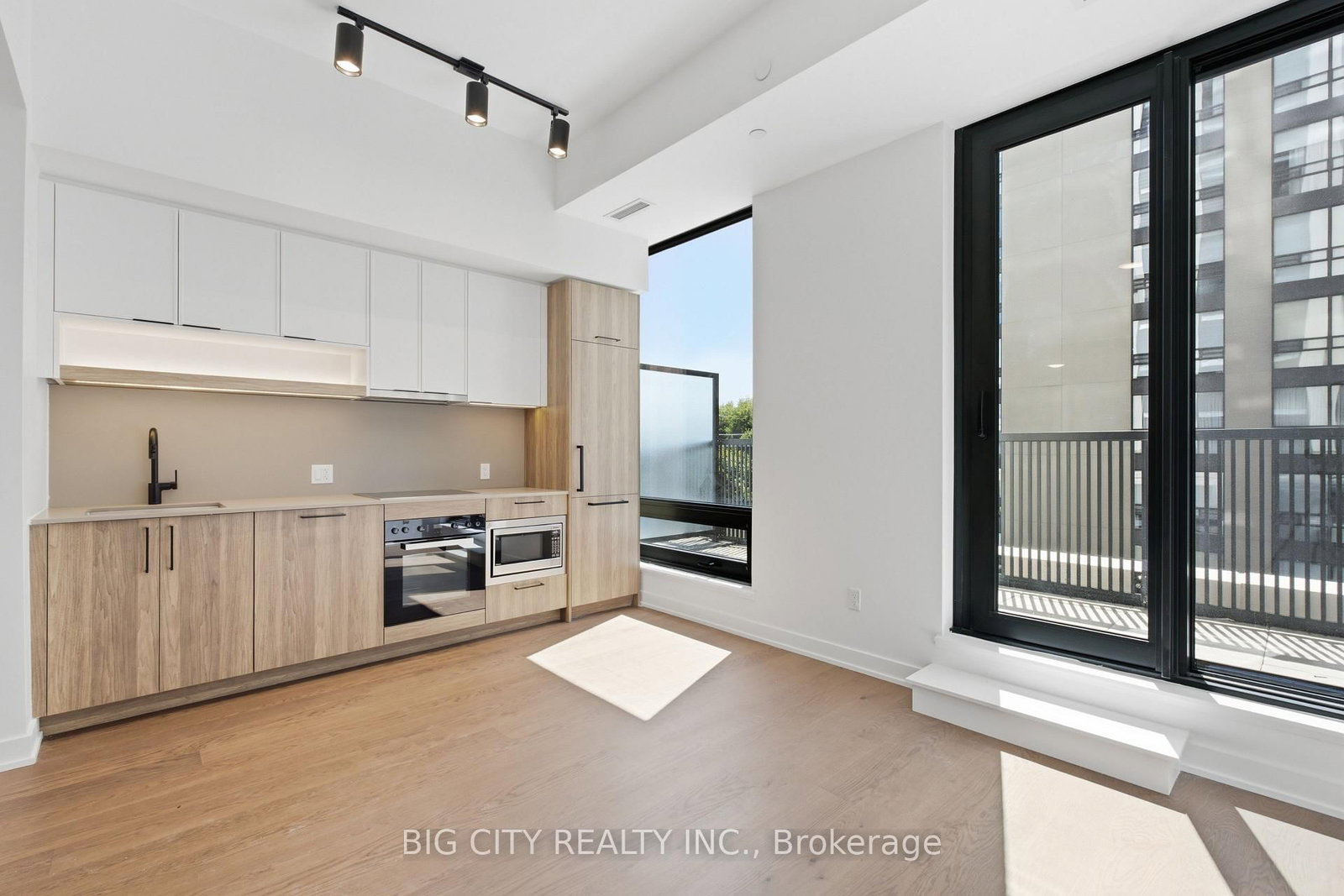 Photo 2 of 91 Montclair Avenue, Unit 829