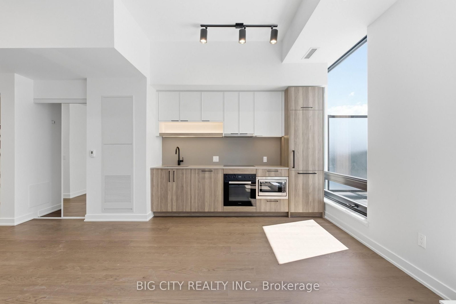 Photo 3 of 91 Montclair Avenue, Unit 829