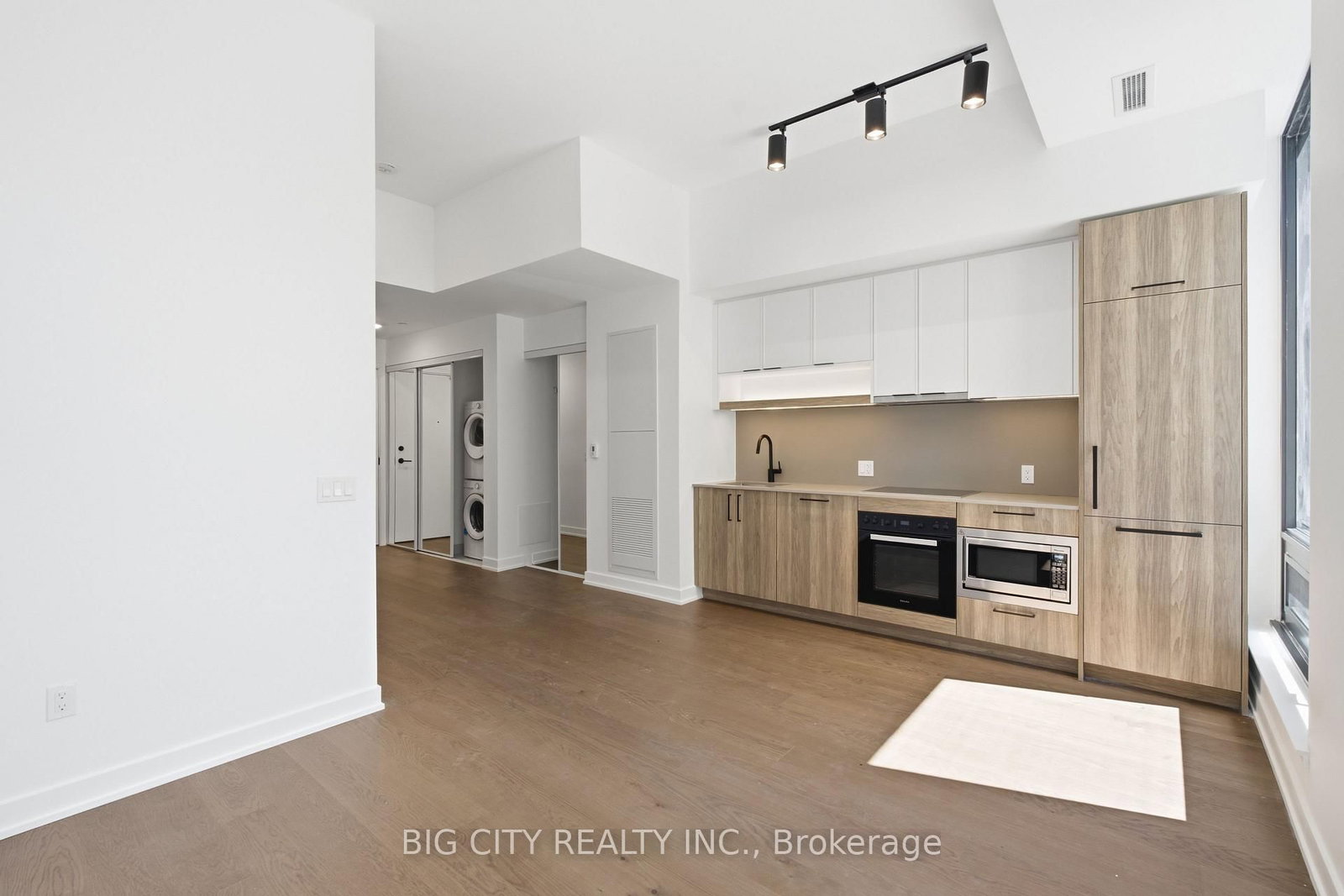 Photo 4 of 91 Montclair Avenue, Unit 829