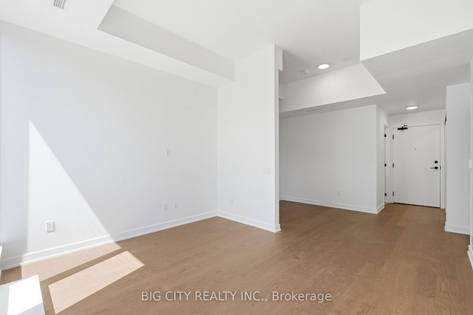 Photo 5 of 91 Montclair Avenue, Unit 829