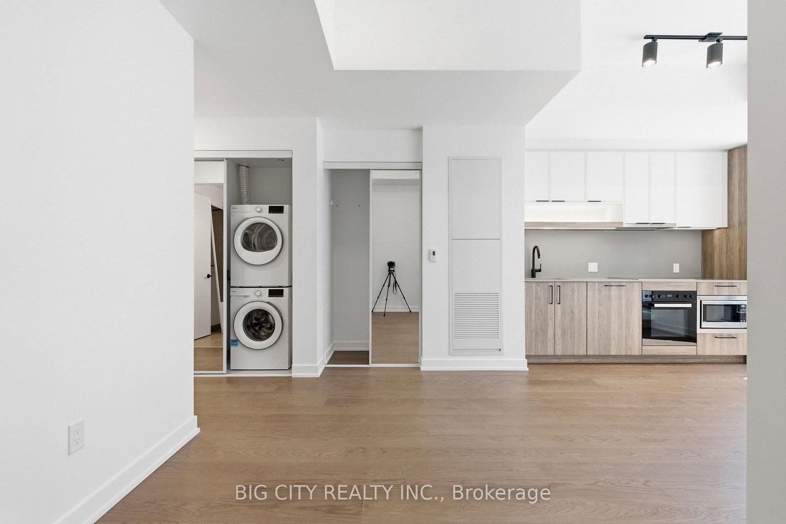 Photo 7 of 91 Montclair Avenue, Unit 829