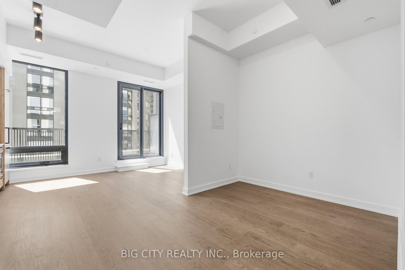 Photo 9 of 91 Montclair Avenue, Unit 829