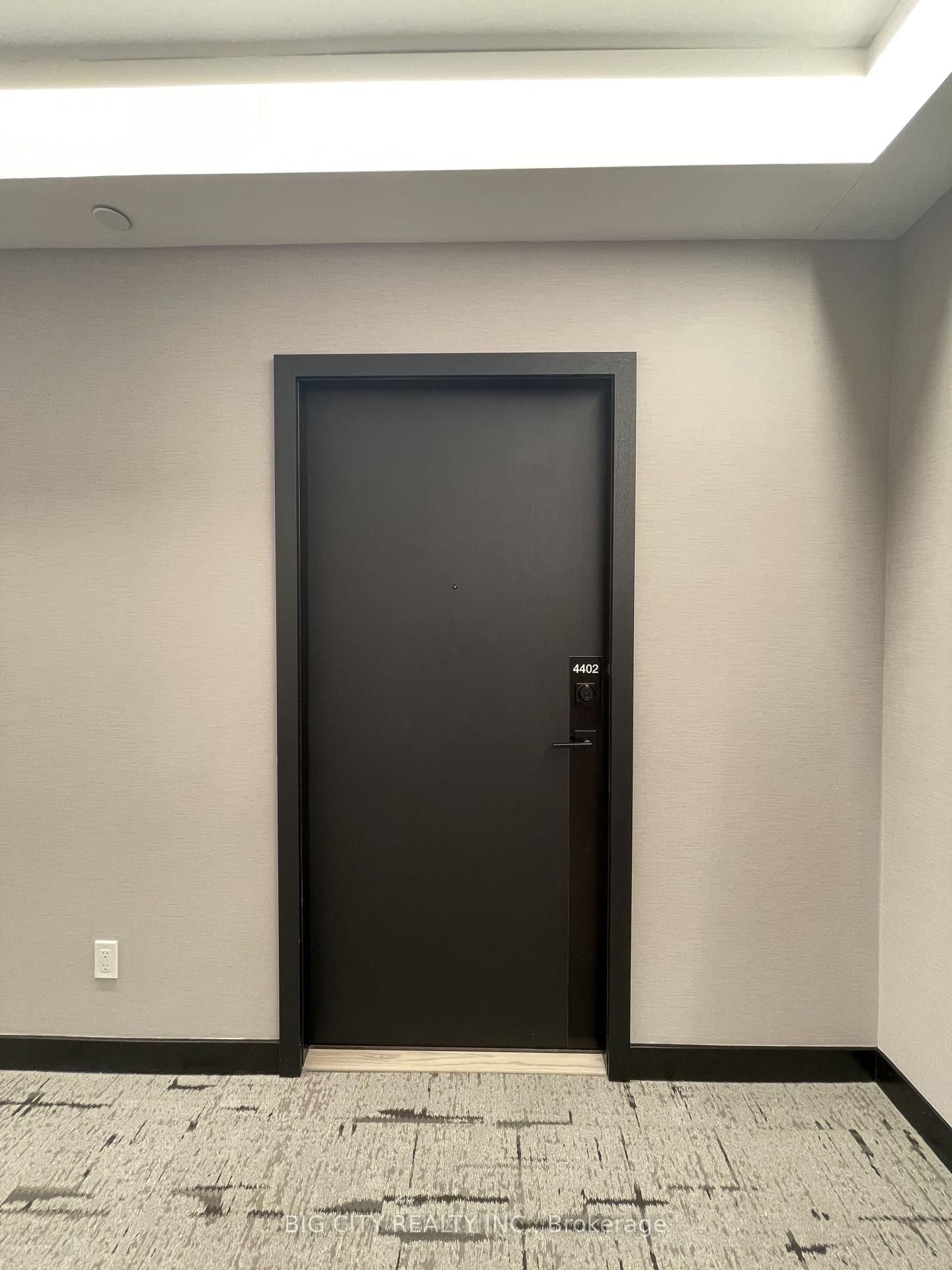 Photo 2 of 609 Sherbourne Street, Unit 4402