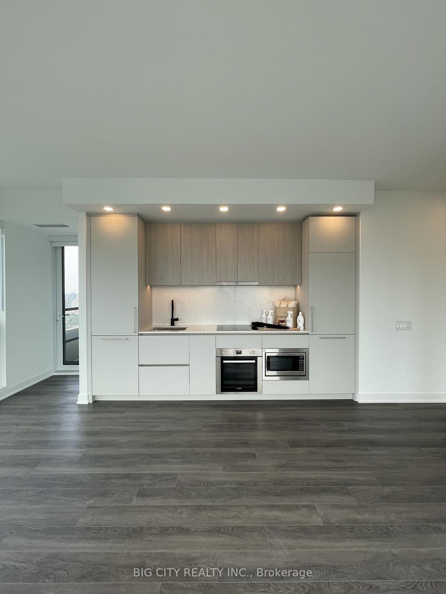 Photo 6 of 609 Sherbourne Street, Unit 4402