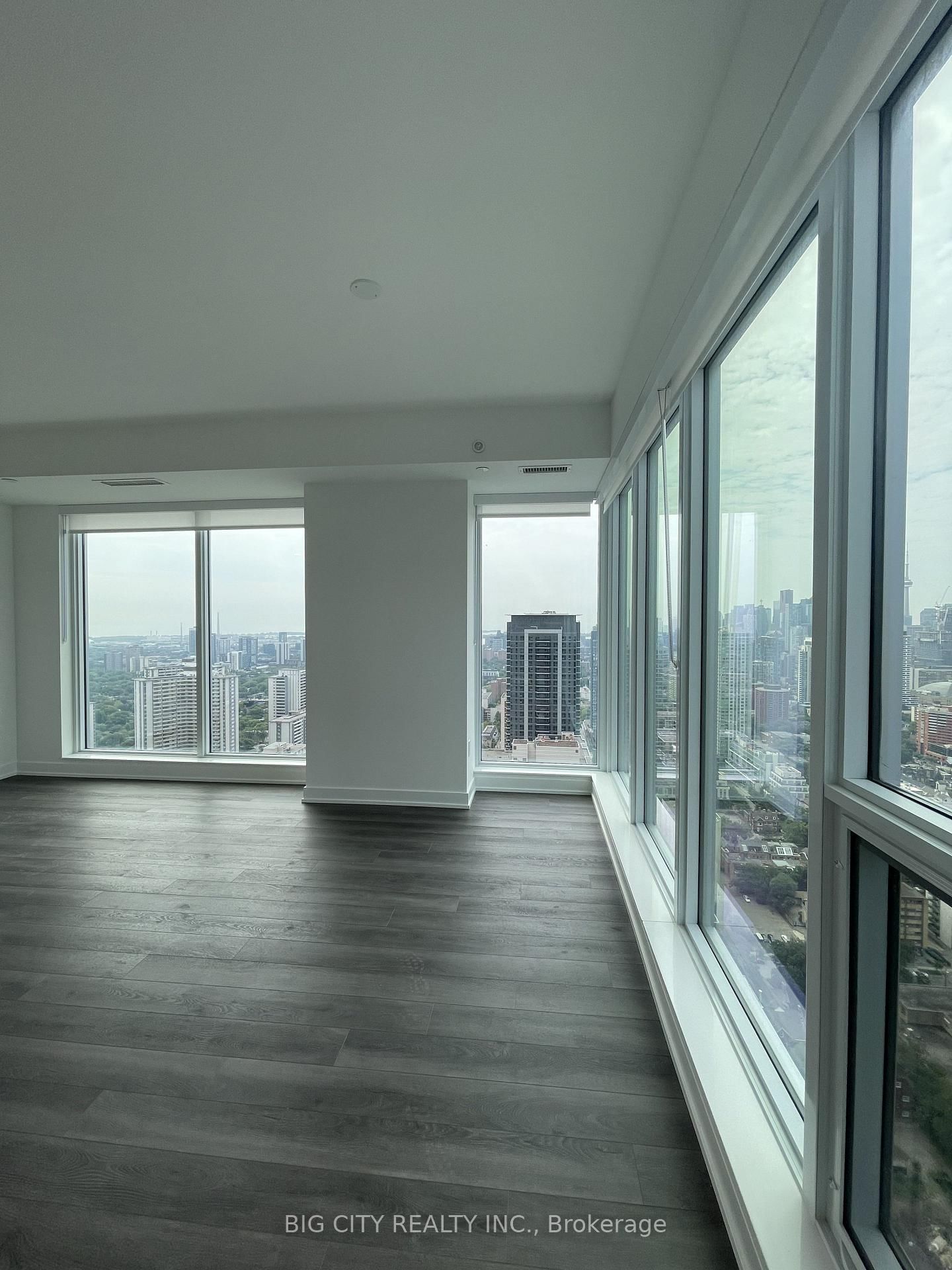 Photo 8 of 609 Sherbourne Street, Unit 4402