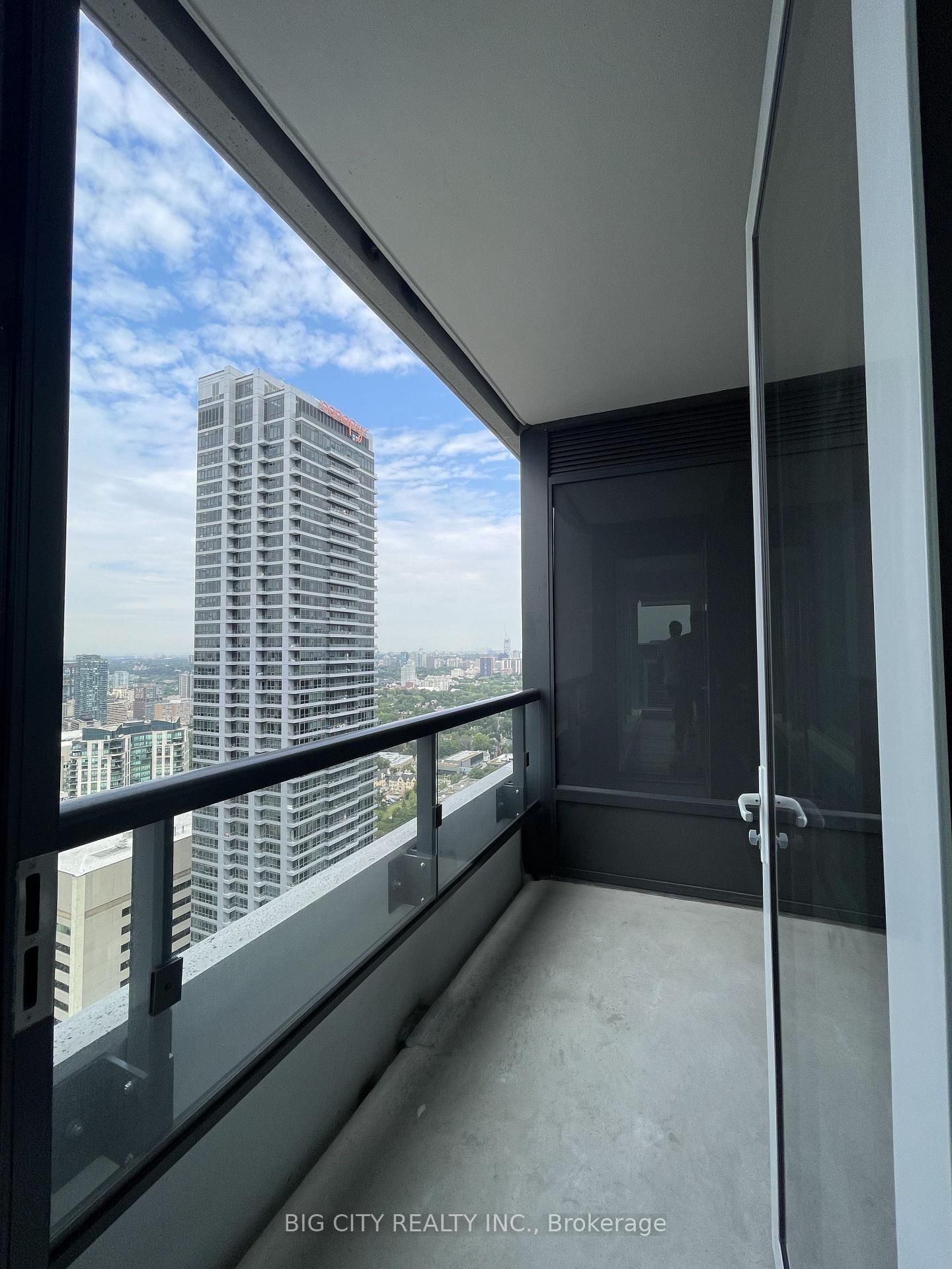 Photo 9 of 609 Sherbourne Street, Unit 4402