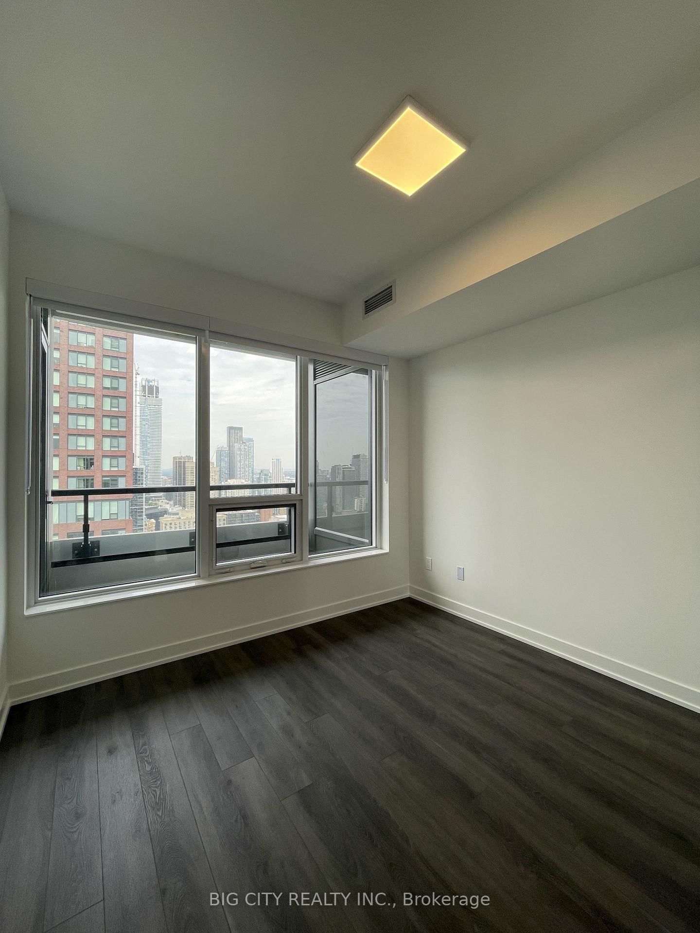 Photo 10 of 609 Sherbourne Street, Unit 4402