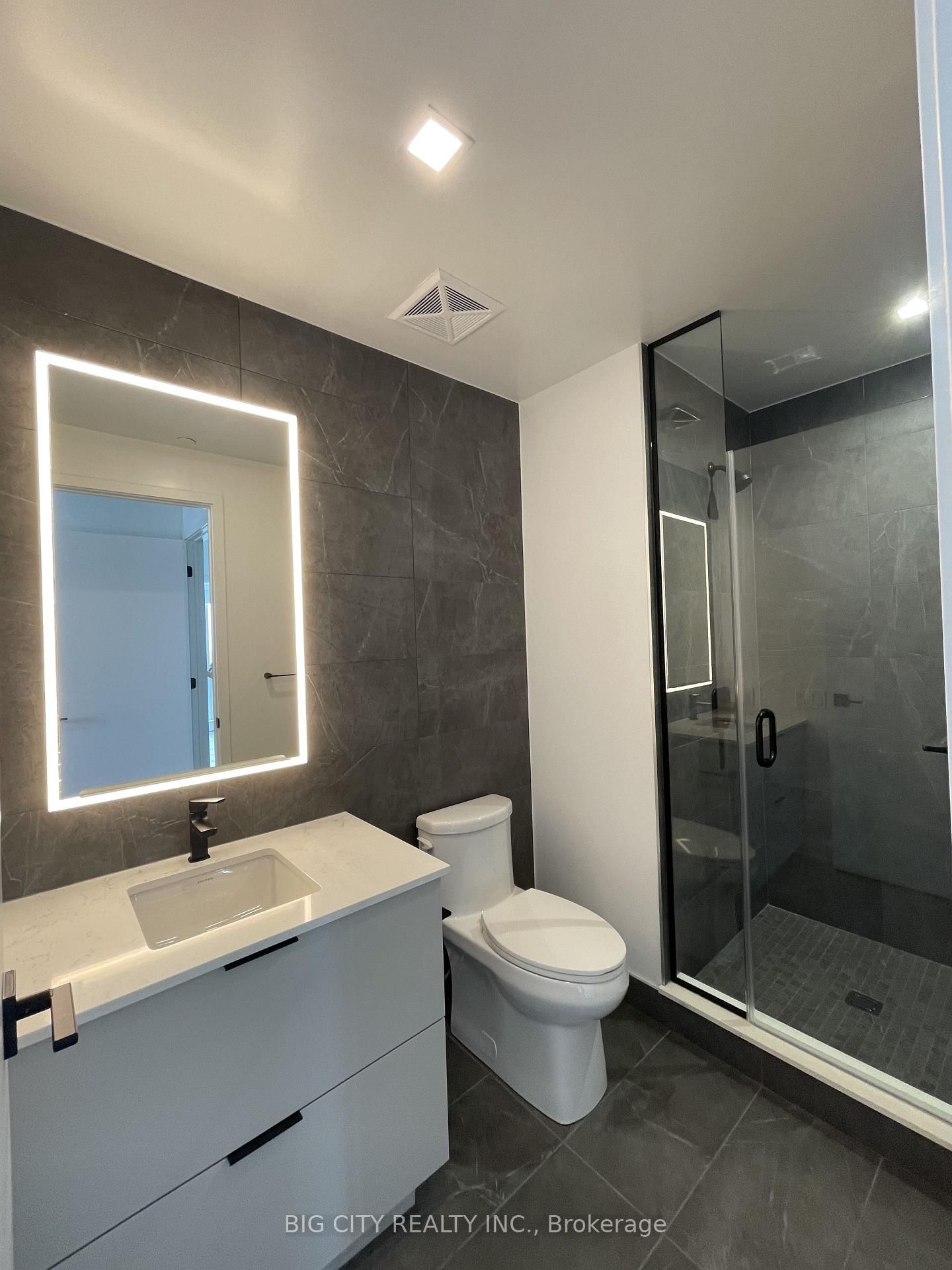 Photo 11 of 609 Sherbourne Street, Unit 4402