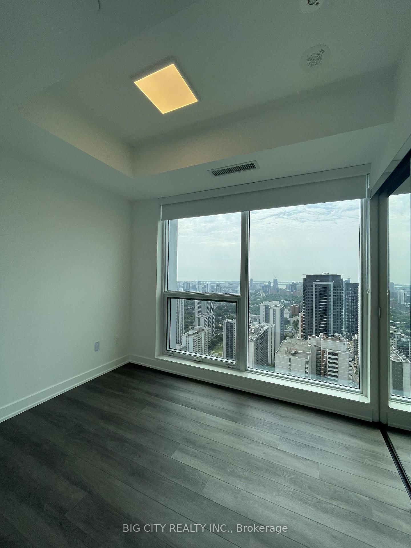 Photo 12 of 609 Sherbourne Street, Unit 4402