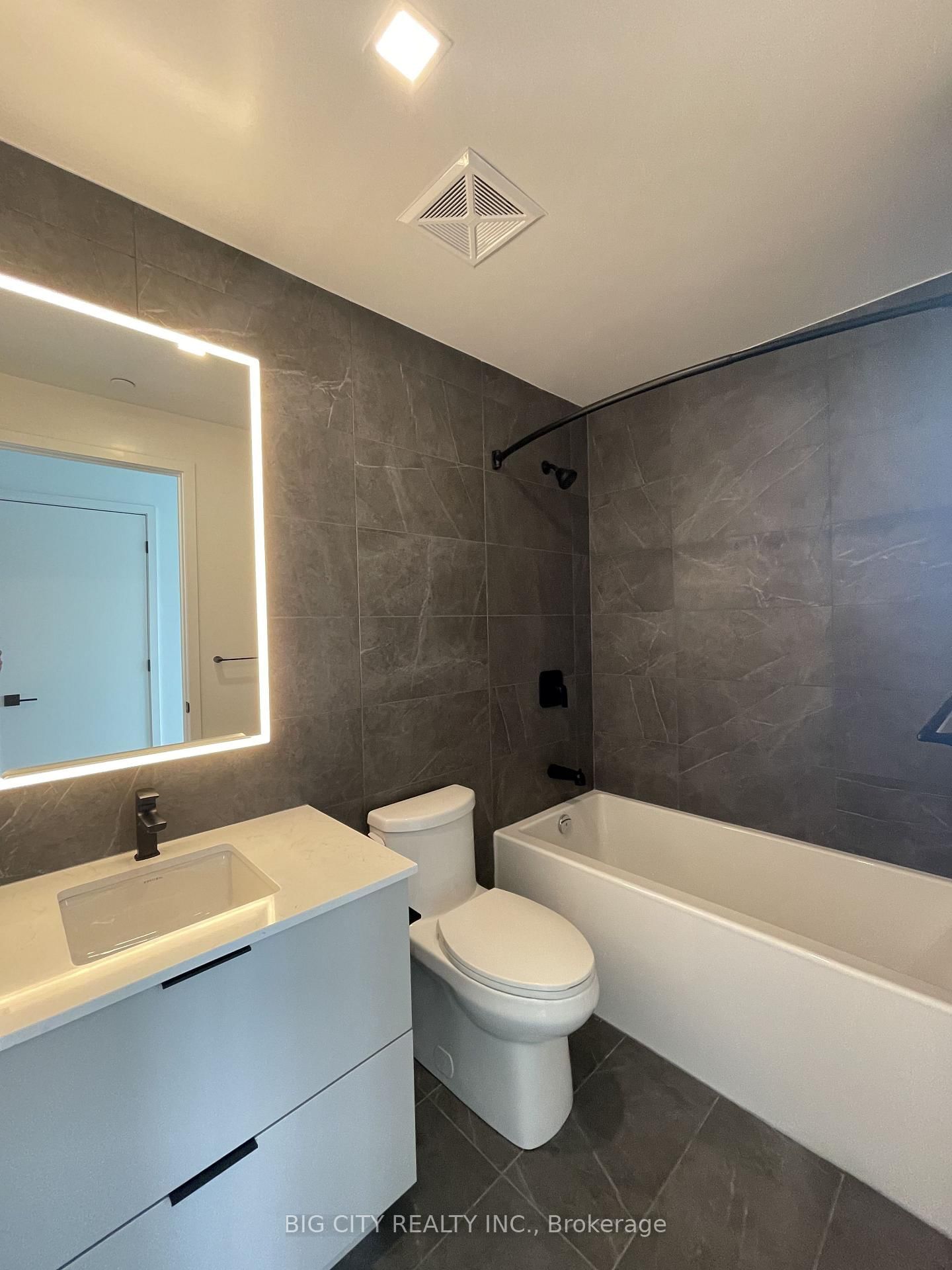 Photo 13 of 609 Sherbourne Street, Unit 4402