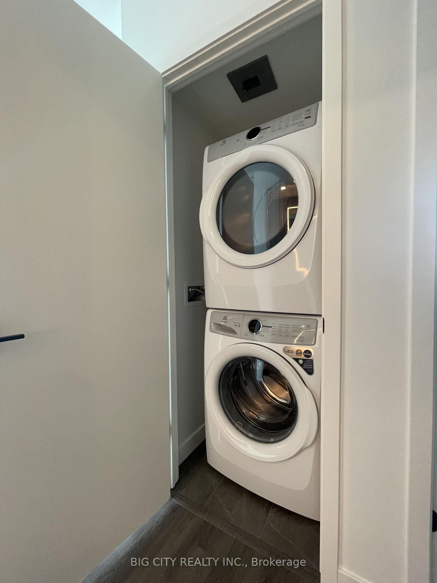 Photo 14 of 609 Sherbourne Street, Unit 4402