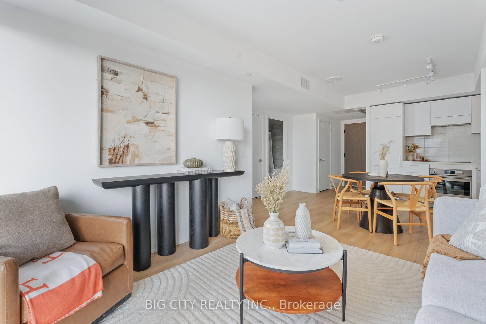 Photo 2 of 36 Brentcliffe Road, Unit 902