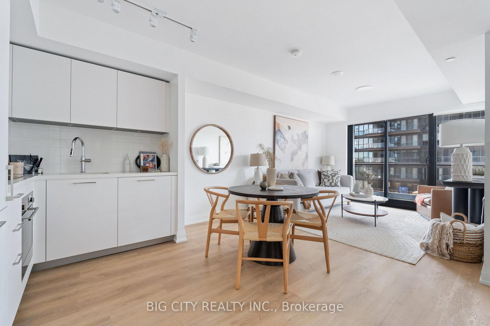 Photo 5 of 36 Brentcliffe Road, Unit 902