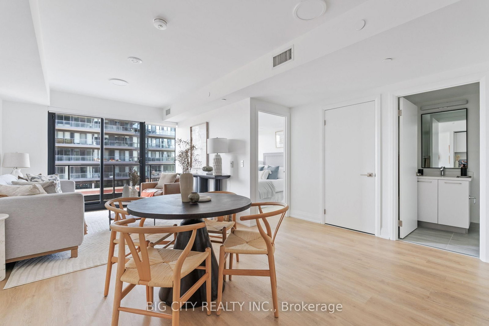 Photo 6 of 36 Brentcliffe Road, Unit 902