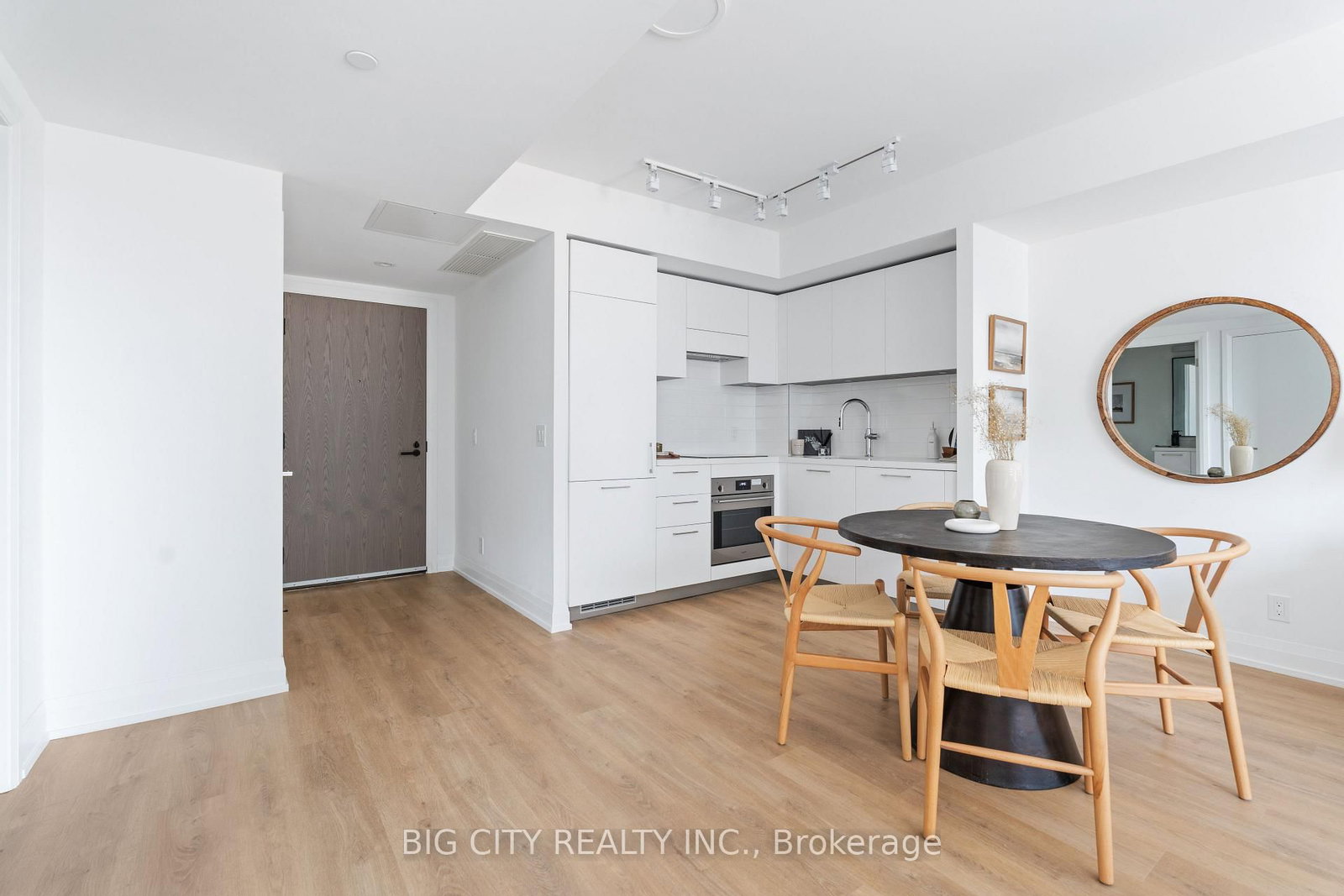 Photo 7 of 36 Brentcliffe Road, Unit 902