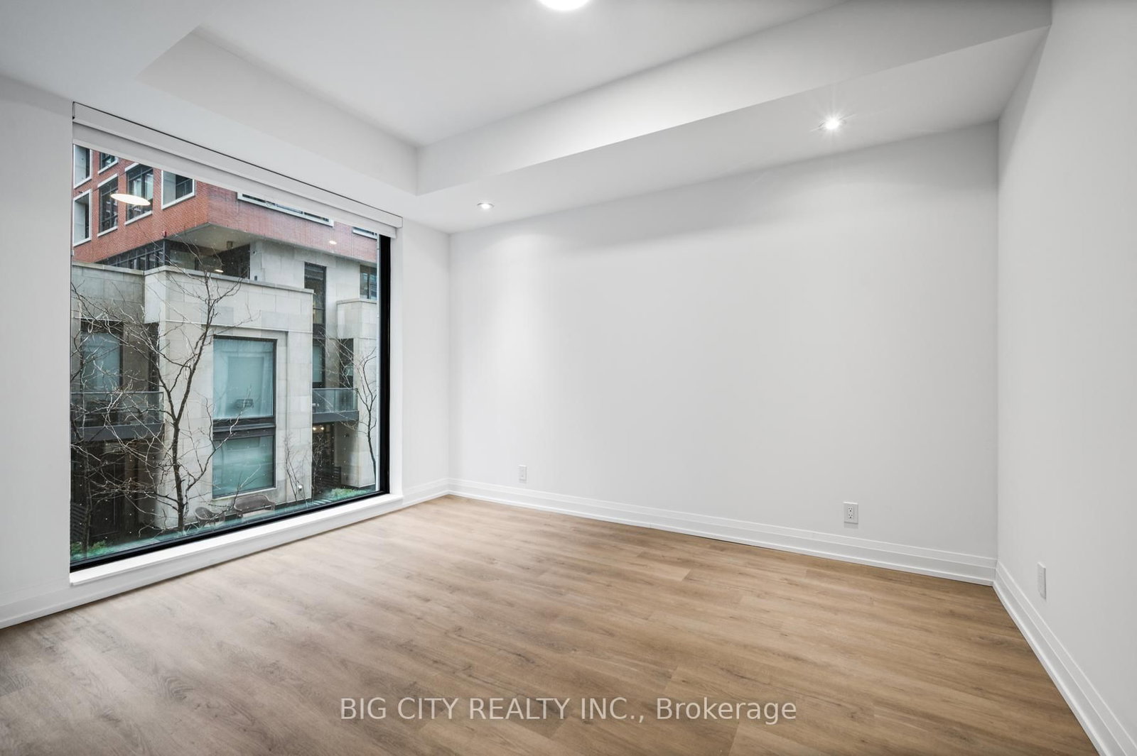 Photo 4 of 36 Brentcliffe Road, Unit M04
