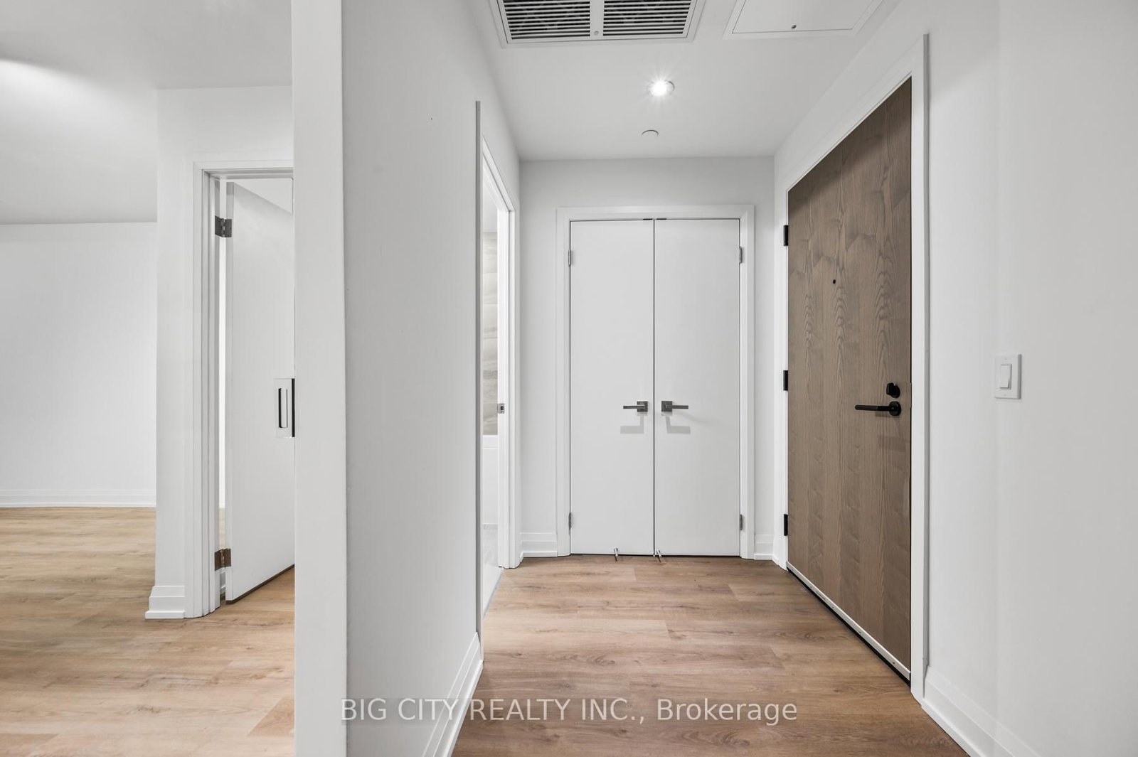 Photo 5 of 36 Brentcliffe Road, Unit M04