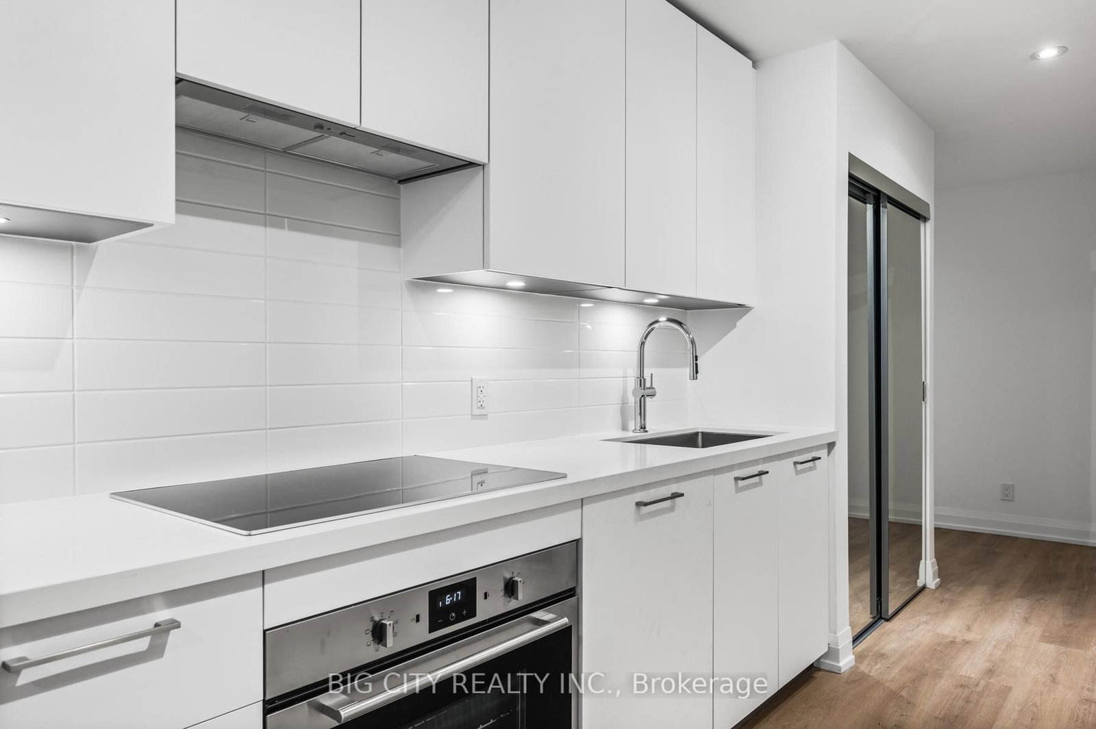Photo 9 of 36 Brentcliffe Road, Unit M04