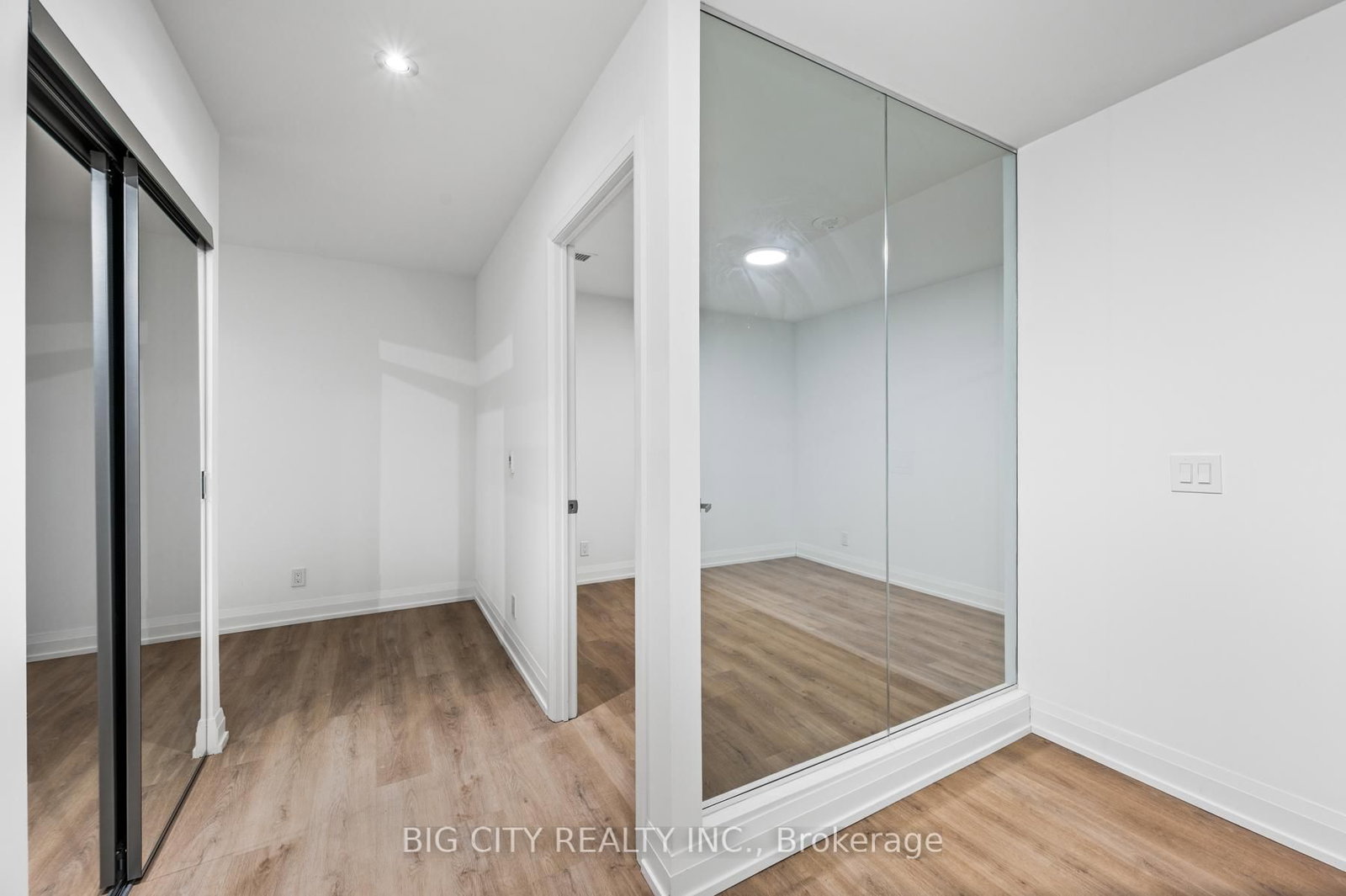 Photo 19 of 36 Brentcliffe Road, Unit M04