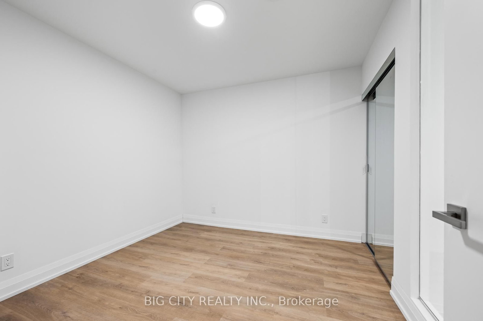 Photo 20 of 36 Brentcliffe Road, Unit M04