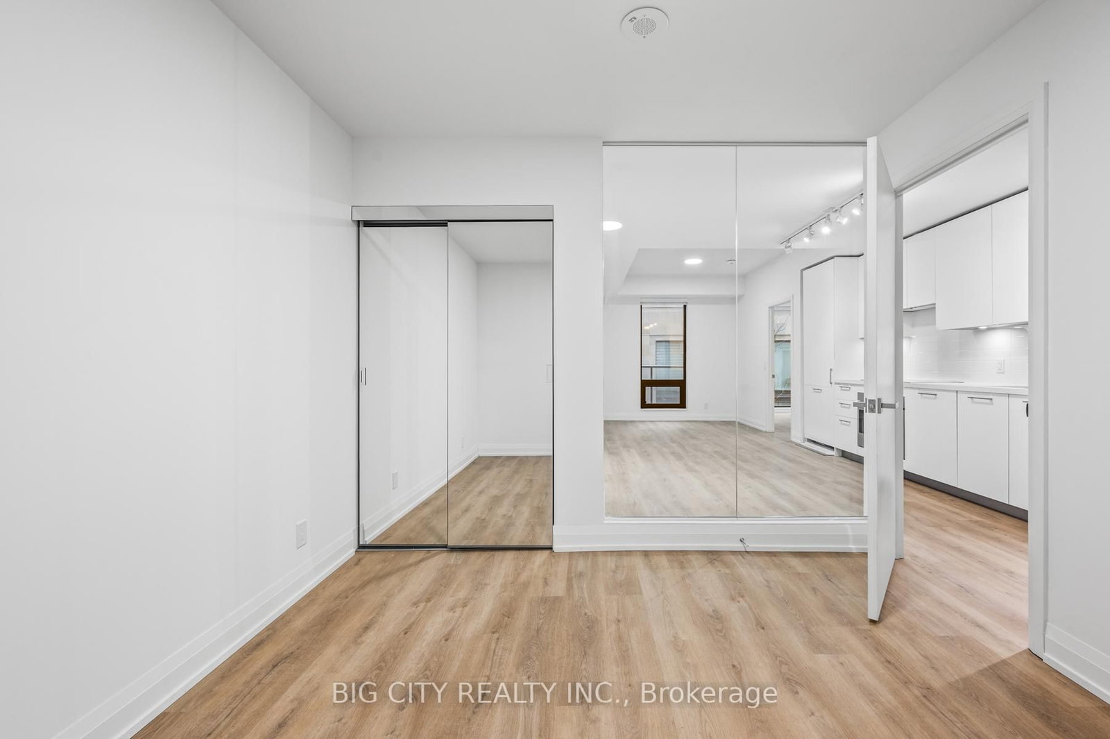 Photo 21 of 36 Brentcliffe Road, Unit M04