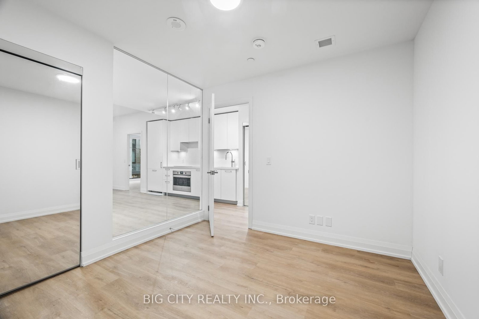 Photo 22 of 36 Brentcliffe Road, Unit M04