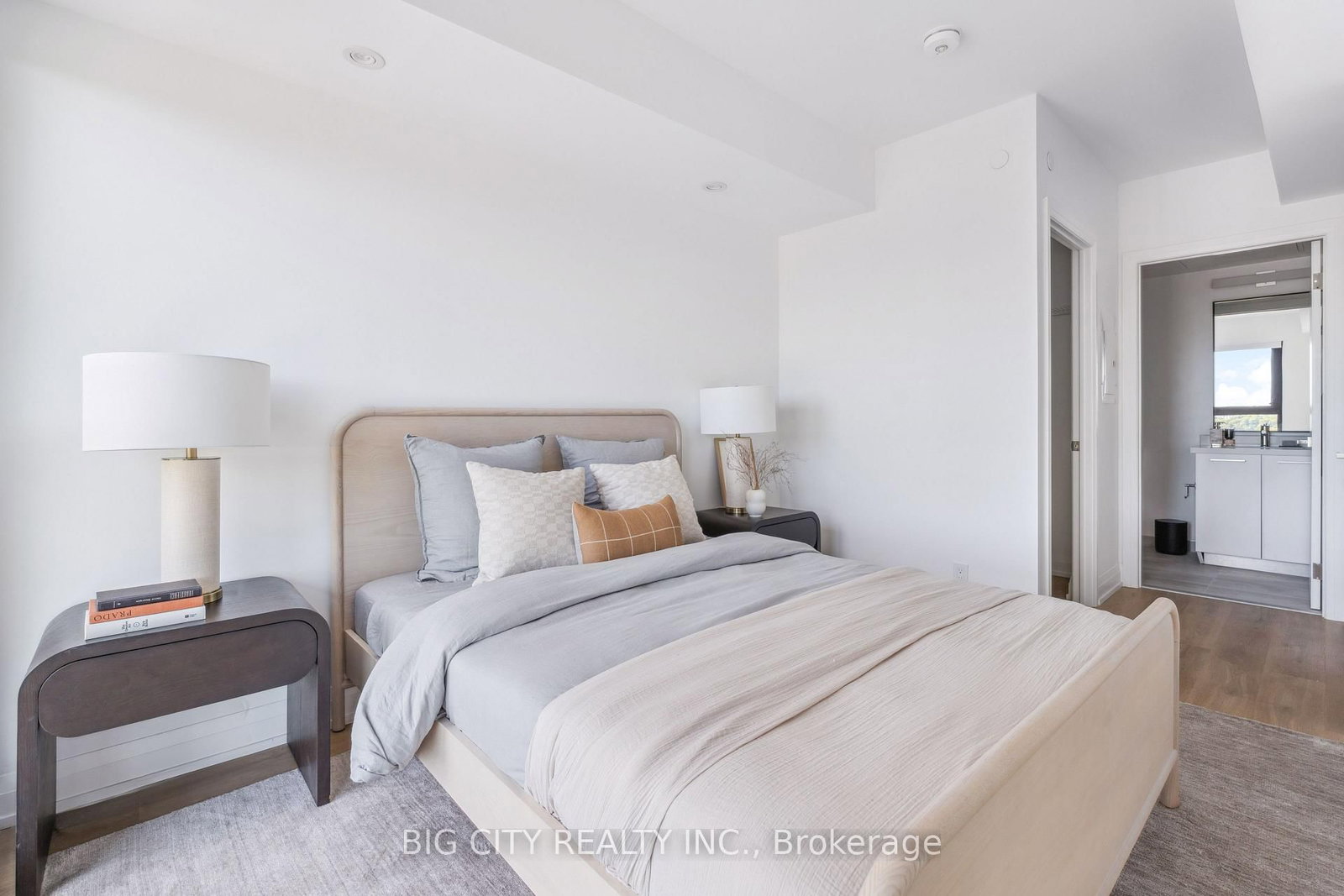 Photo 9 of 36 Brentcliffe Road, Unit 810
