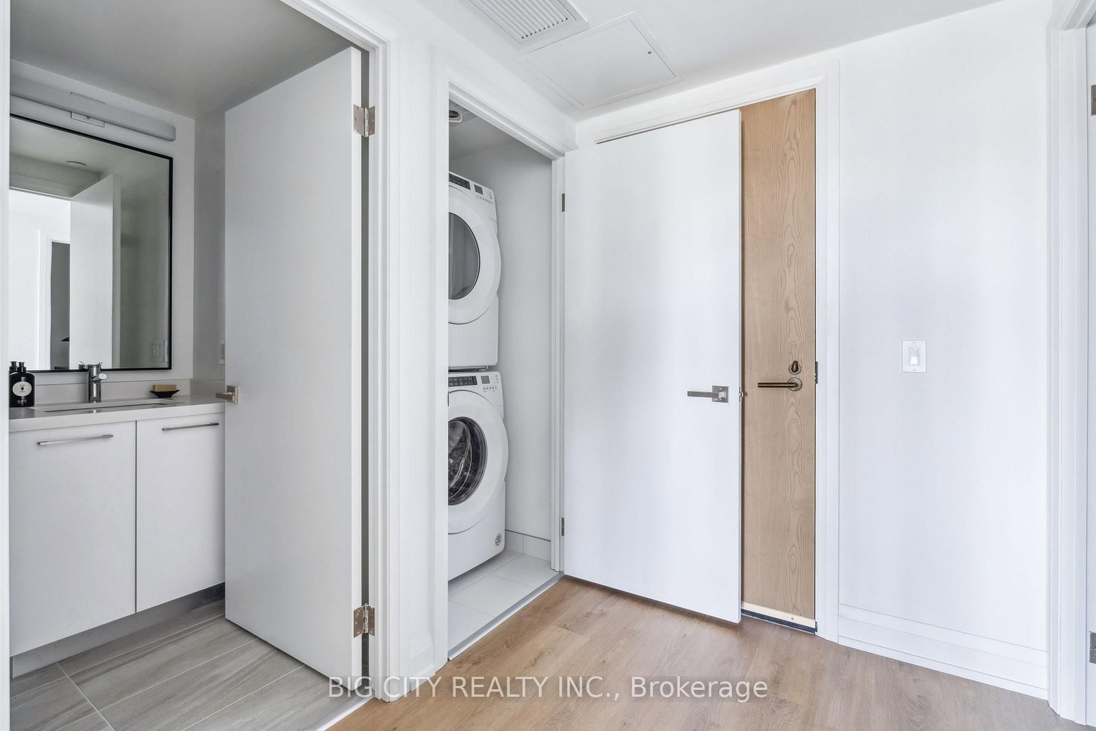 Photo 15 of 36 Brentcliffe Road, Unit 810