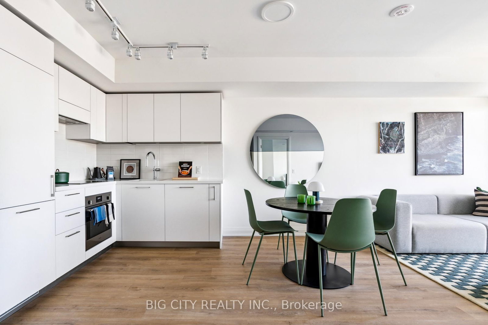 Photo 3 of 36 Brentcliffe Road, Unit 815