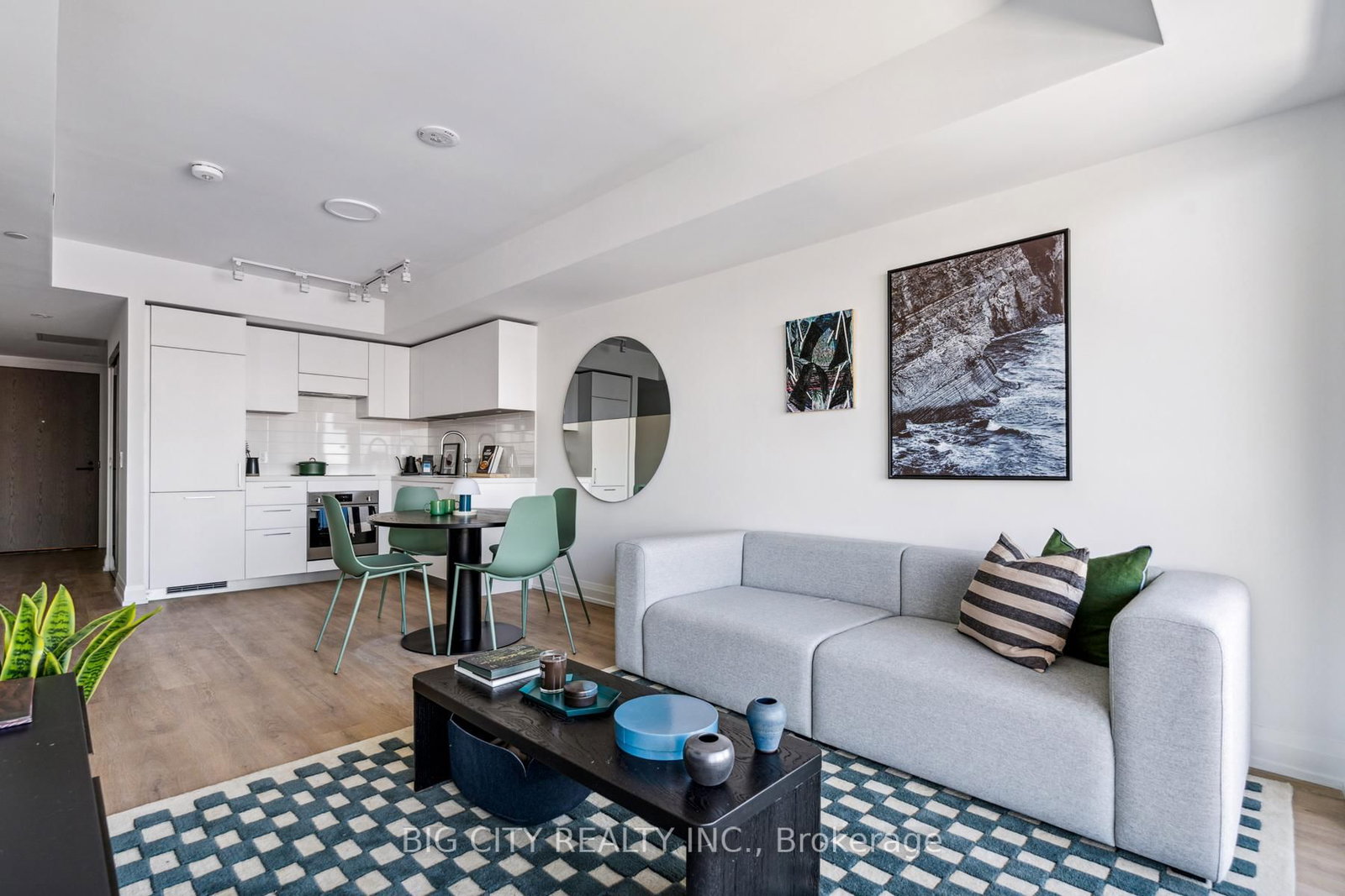Photo 9 of 36 Brentcliffe Road, Unit 815