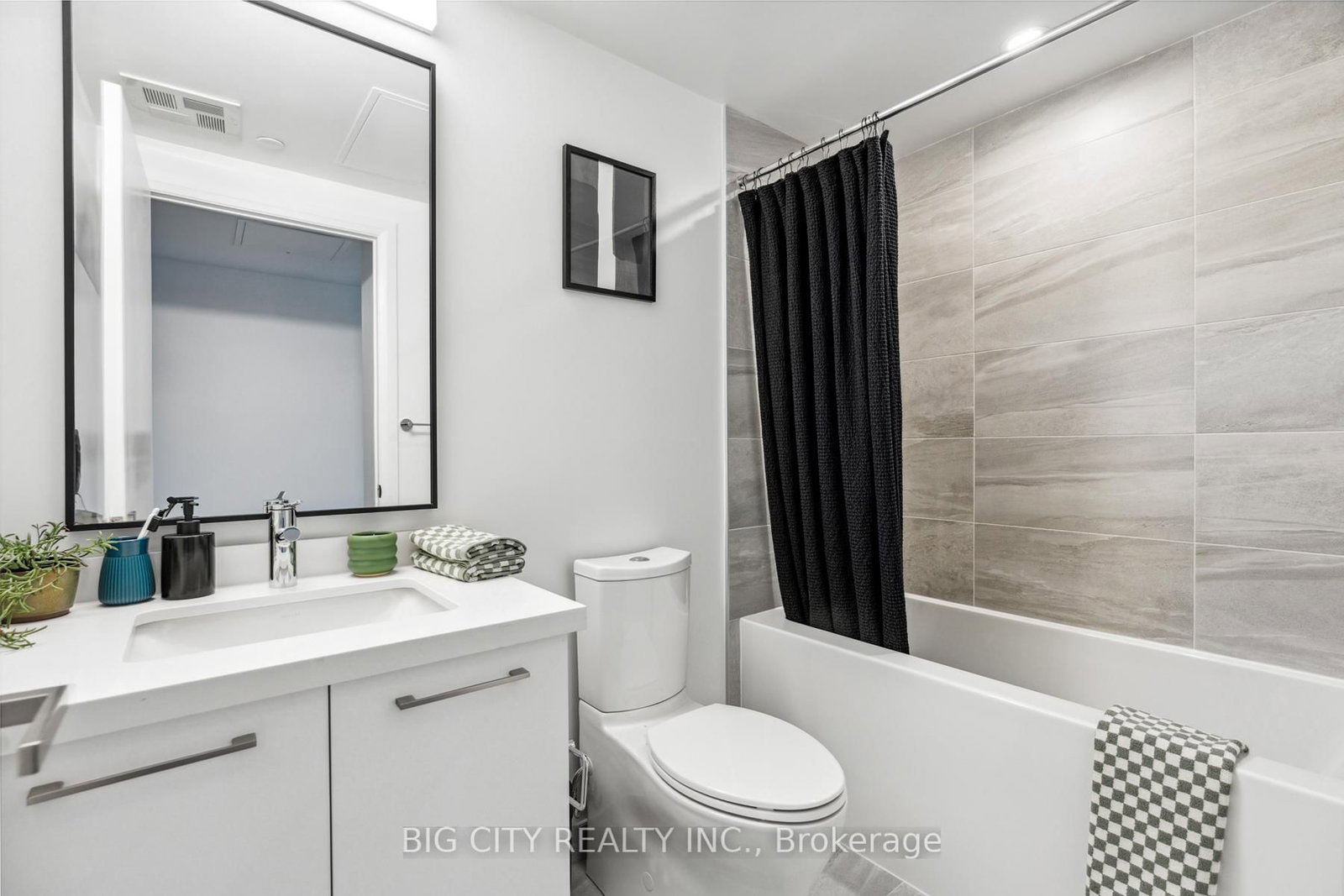 Photo 16 of 36 Brentcliffe Road, Unit 815