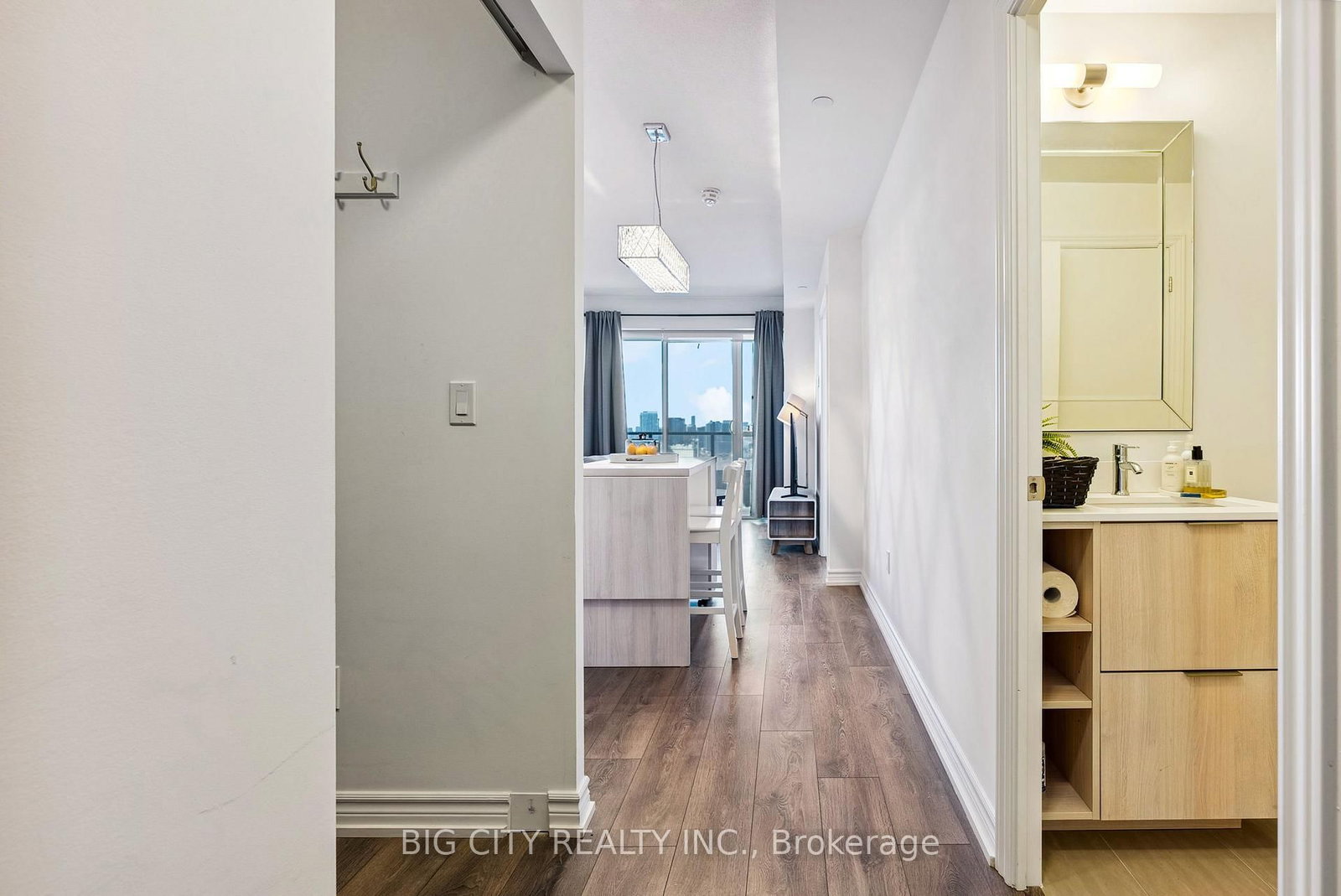 Photo 4 of 50 Forest Manor Road, Unit 1004