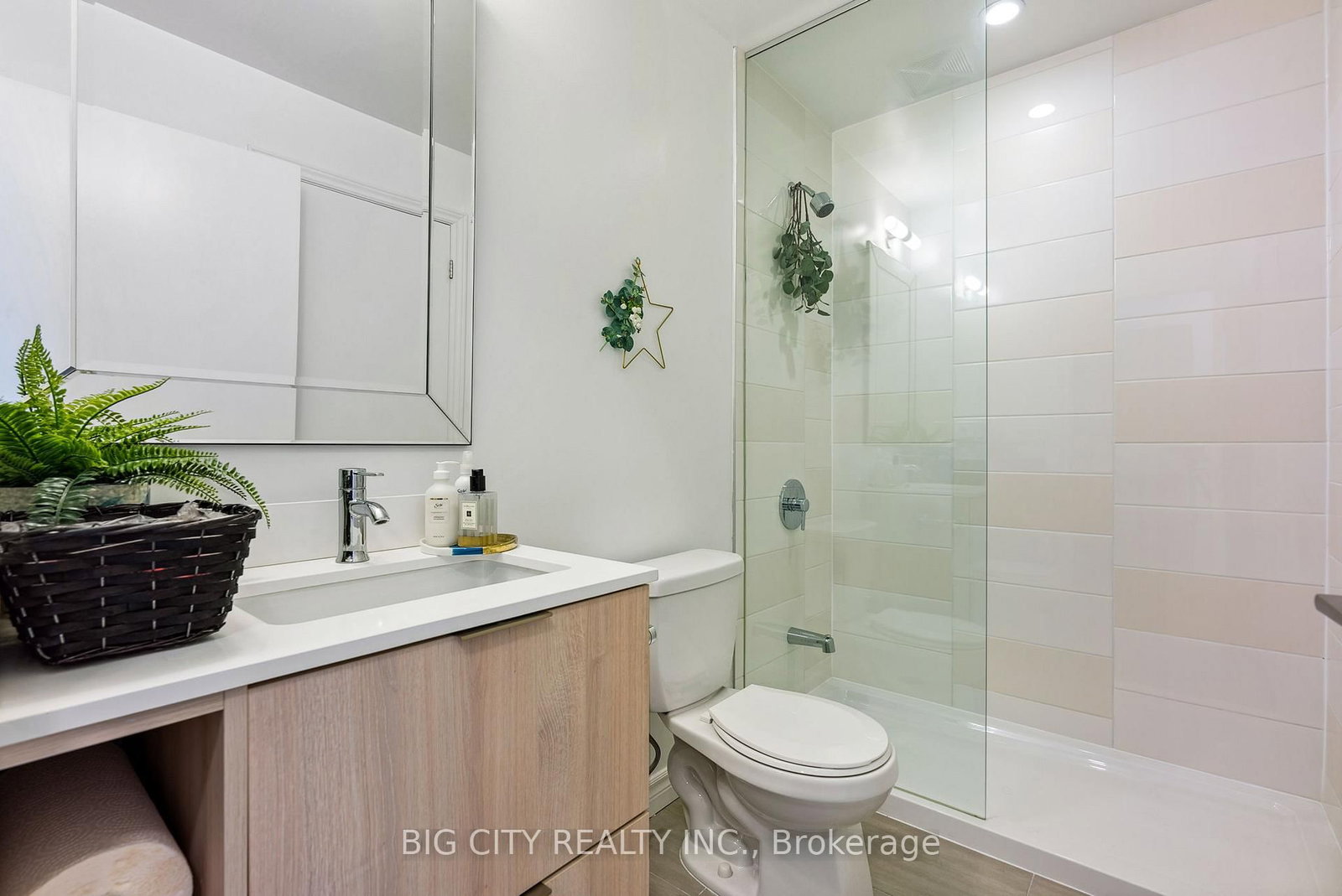Photo 15 of 50 Forest Manor Road, Unit 1004