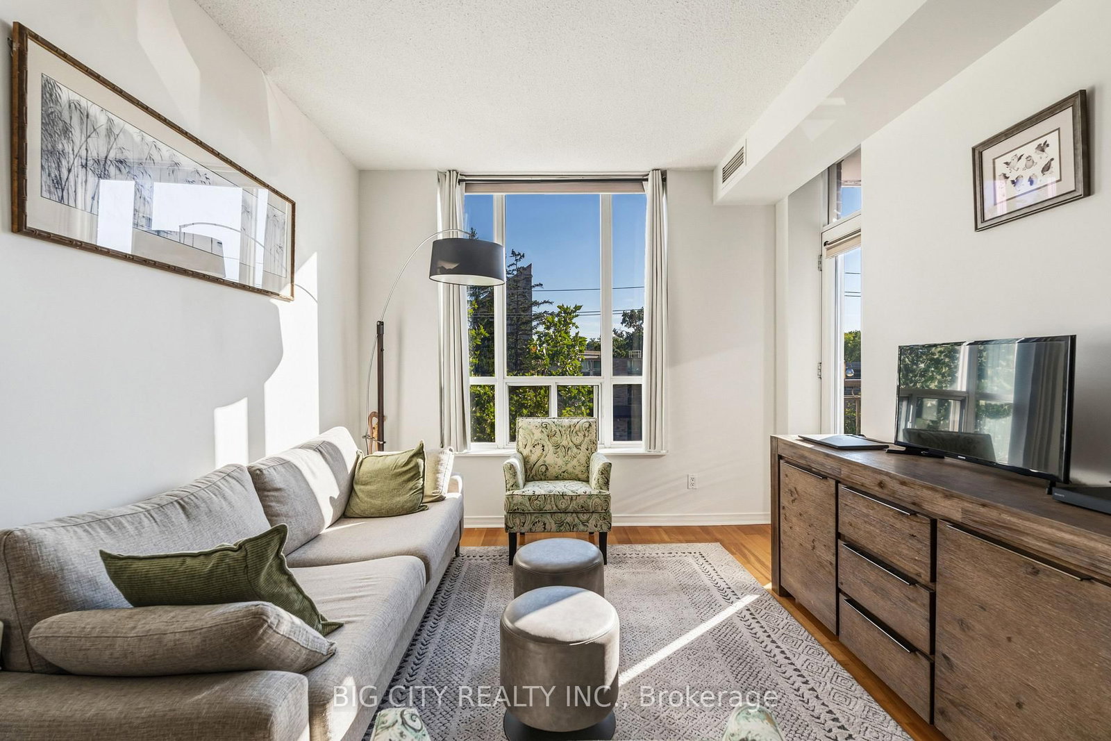 455 Rosewell Avenue, Unit 412