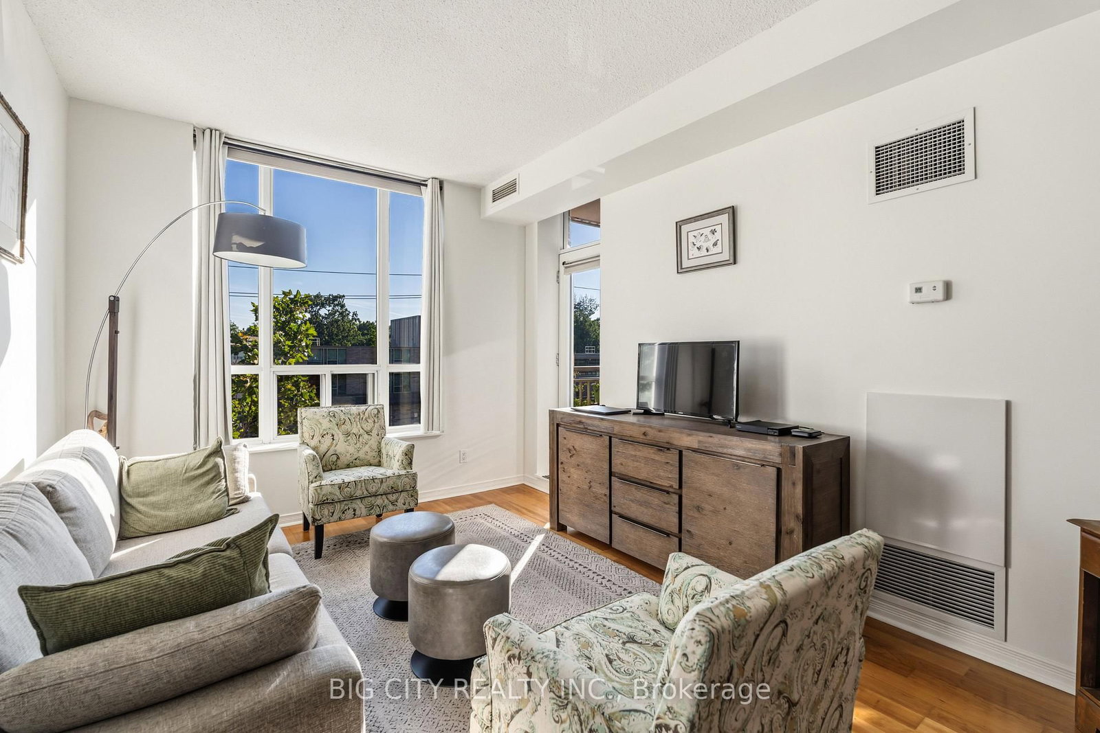 Photo 2 of 455 Rosewell Avenue, Unit 412