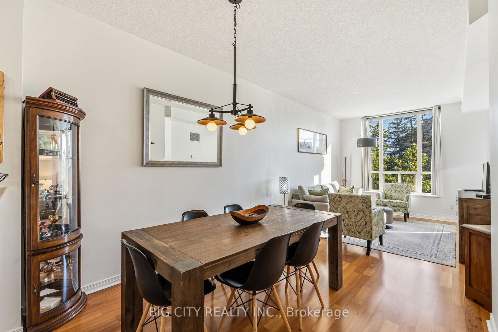 Photo 3 of 455 Rosewell Avenue, Unit 412