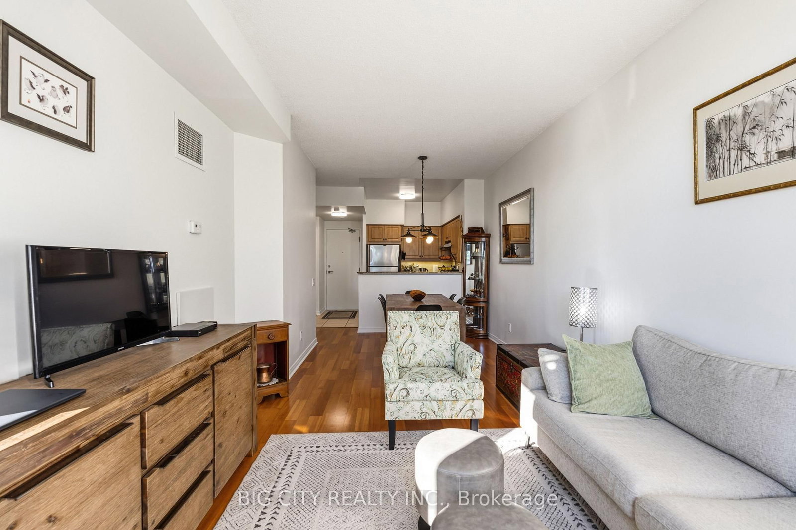 Photo 6 of 455 Rosewell Avenue, Unit 412