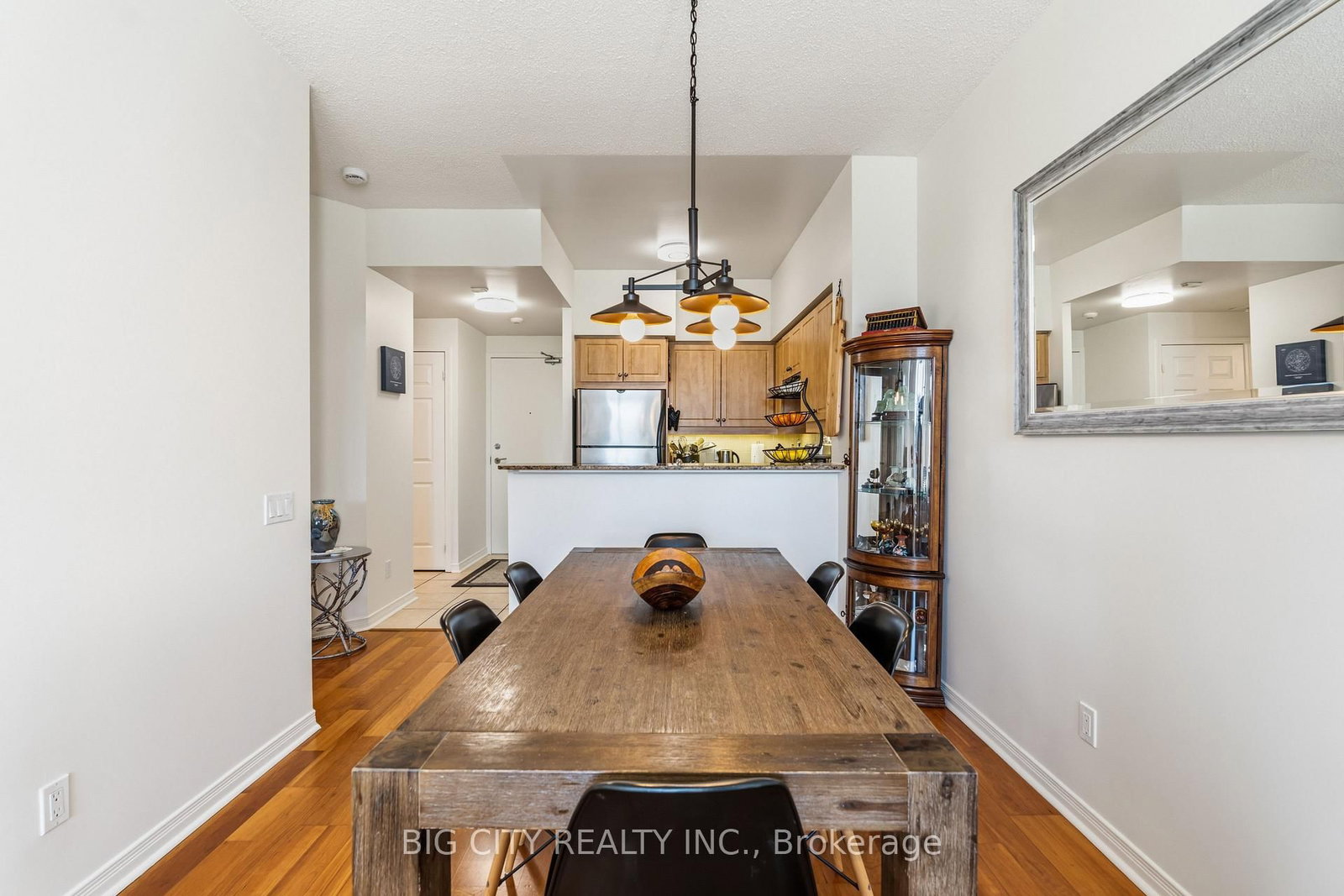 Photo 8 of 455 Rosewell Avenue, Unit 412