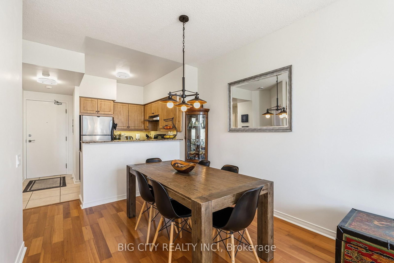 Photo 9 of 455 Rosewell Avenue, Unit 412