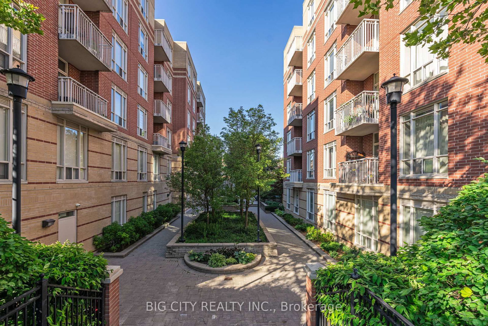 Photo 22 of 455 Rosewell Avenue, Unit 412