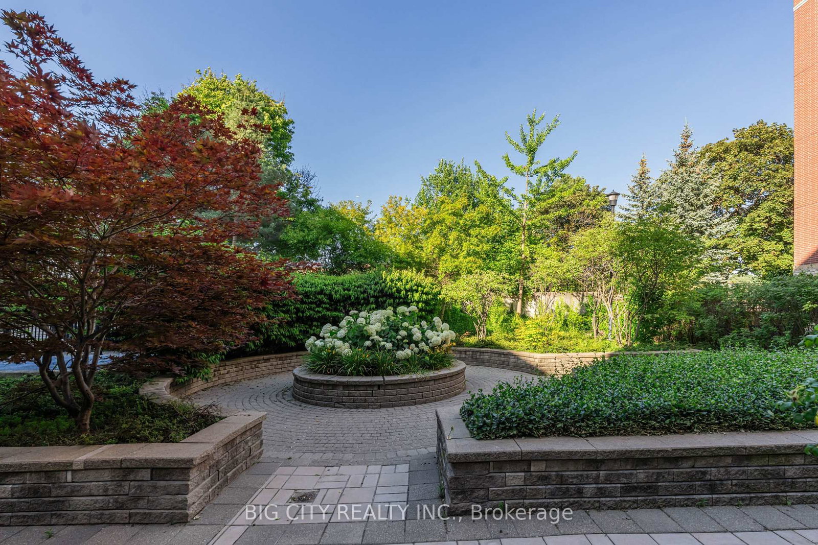 Photo 24 of 455 Rosewell Avenue, Unit 412