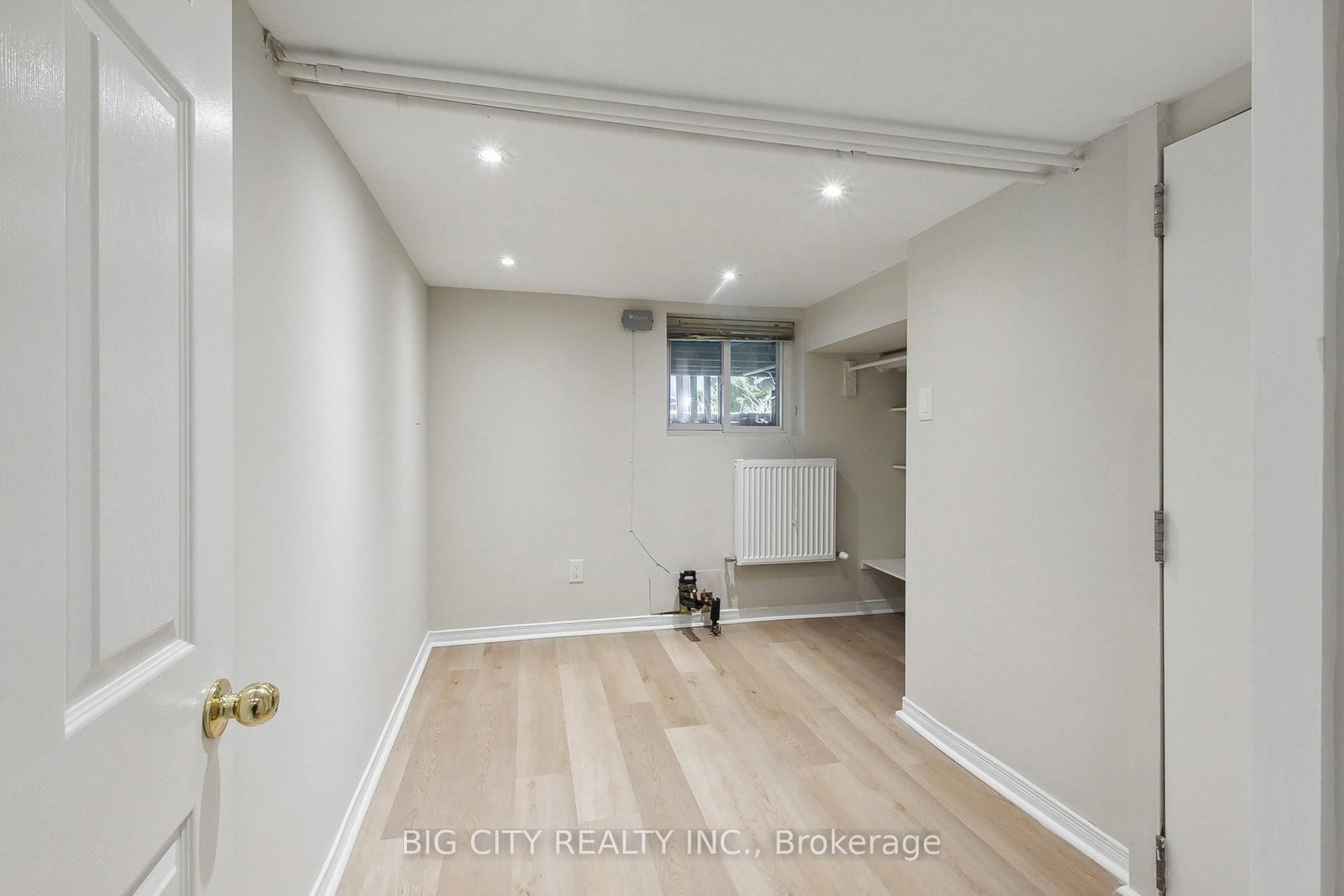 Photo 11 of 178 Douglas Avenue, Unit Lower