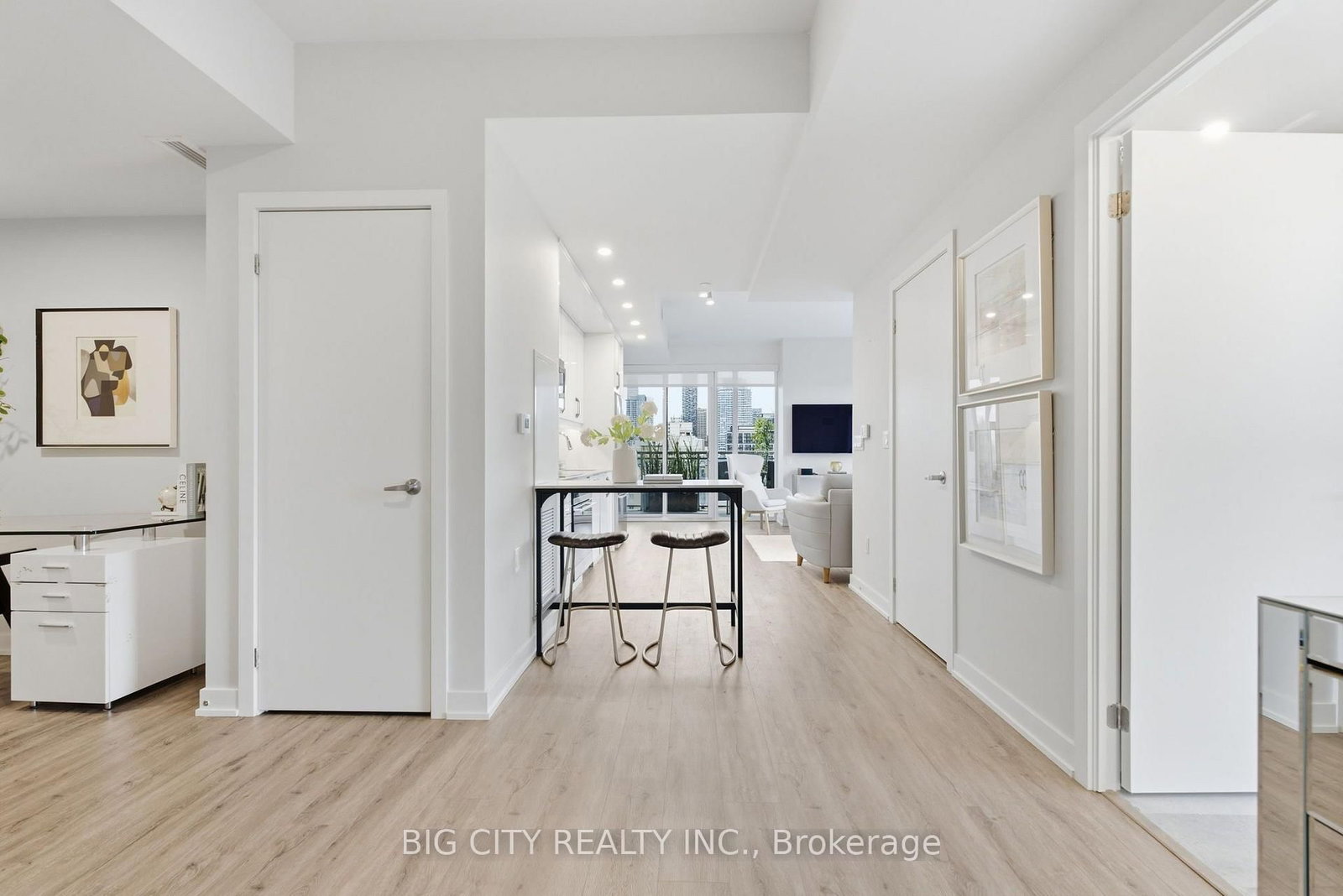 Photo 9 of 1 Cardiff Road, Unit 1006