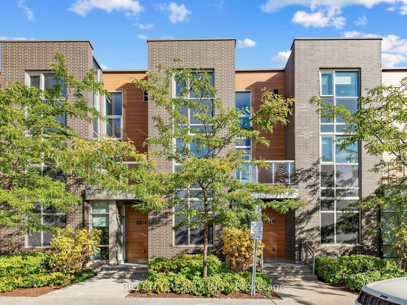 123 Parkway Forest Drive, Unit Th04