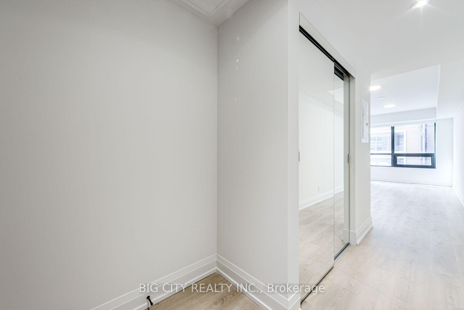 Photo 2 of 36 Brentcliffe Road, Unit 401