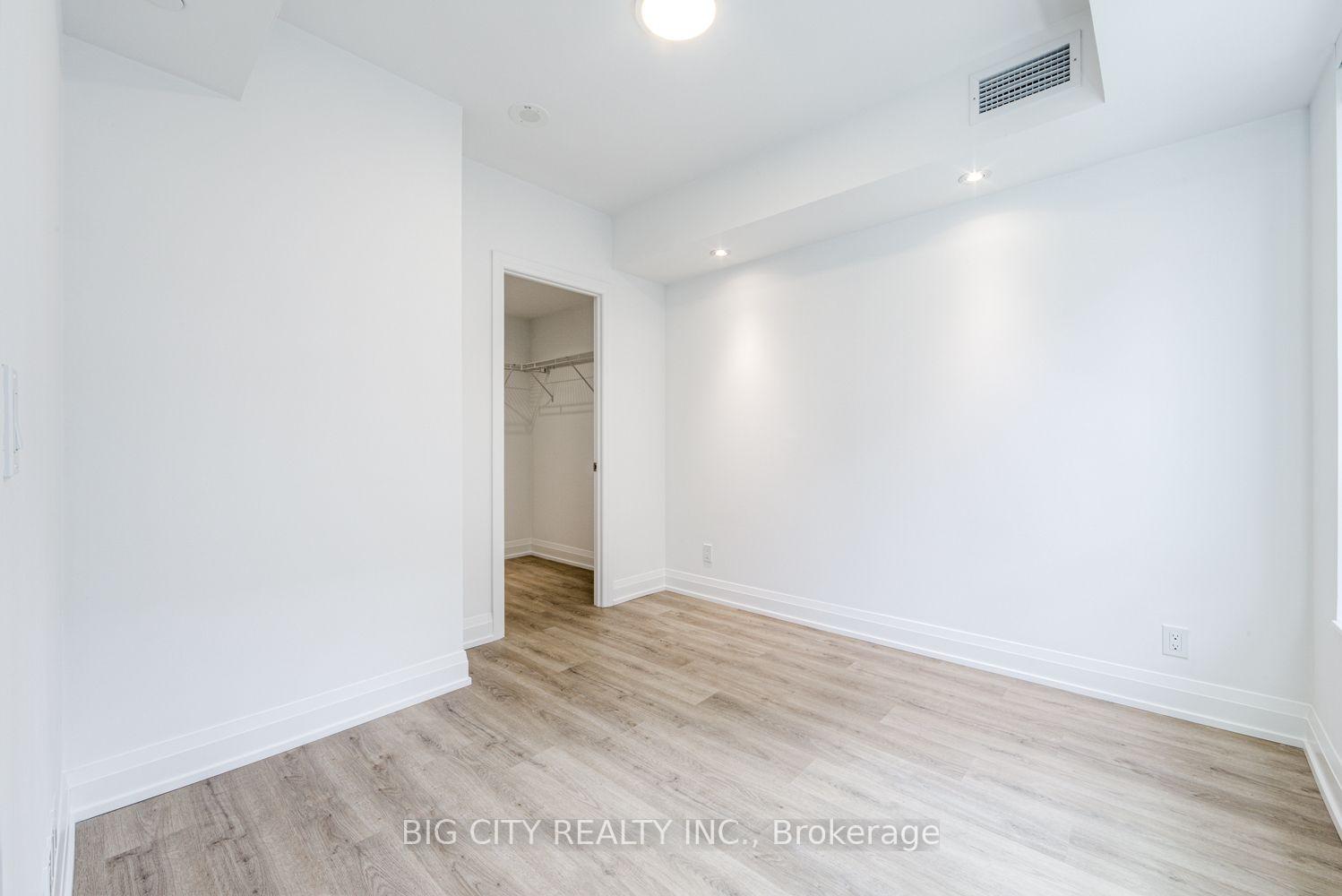 Photo 13 of 36 Brentcliffe Road, Unit 401