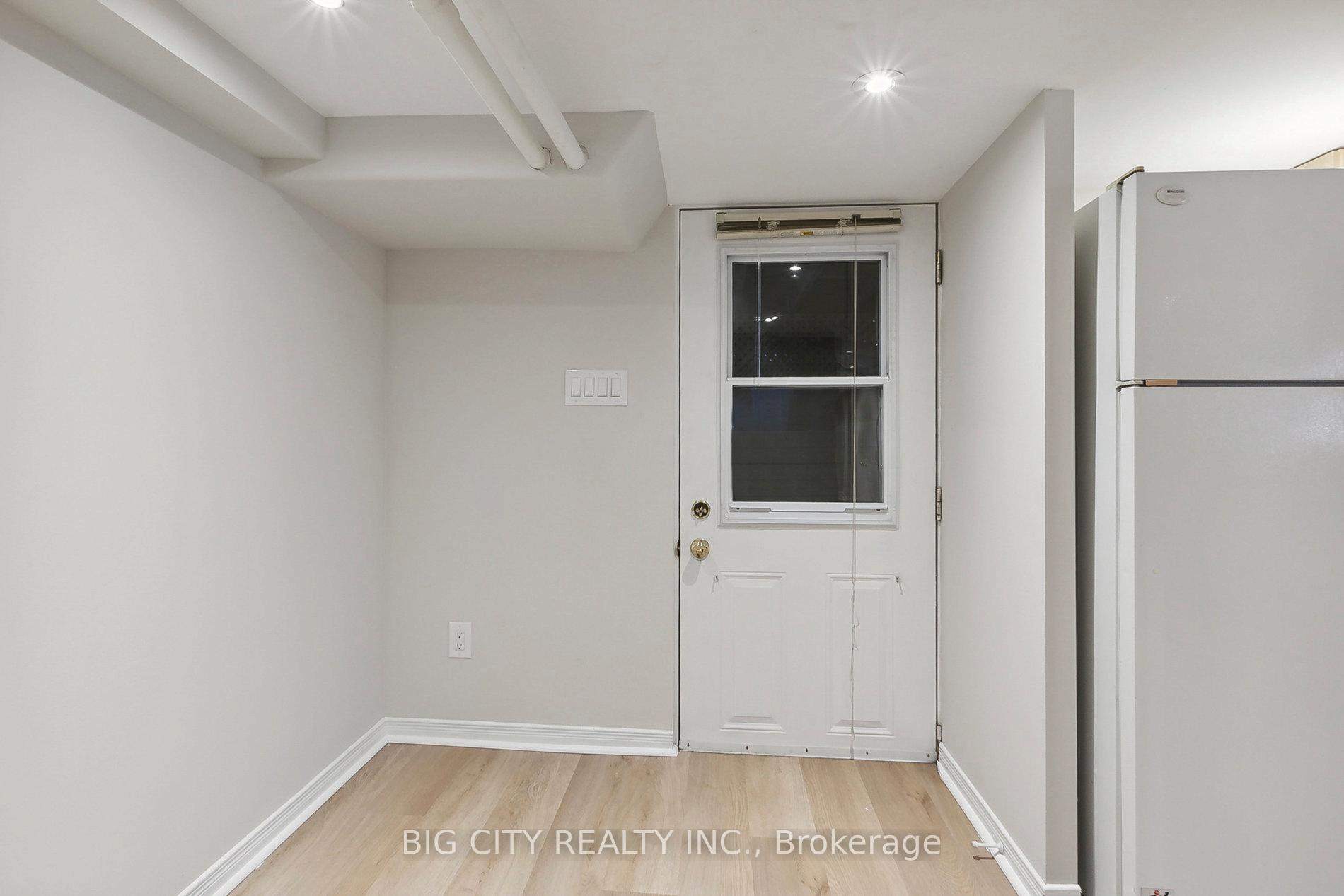 Photo 4 of 178 Douglas Avenue, Unit Lower