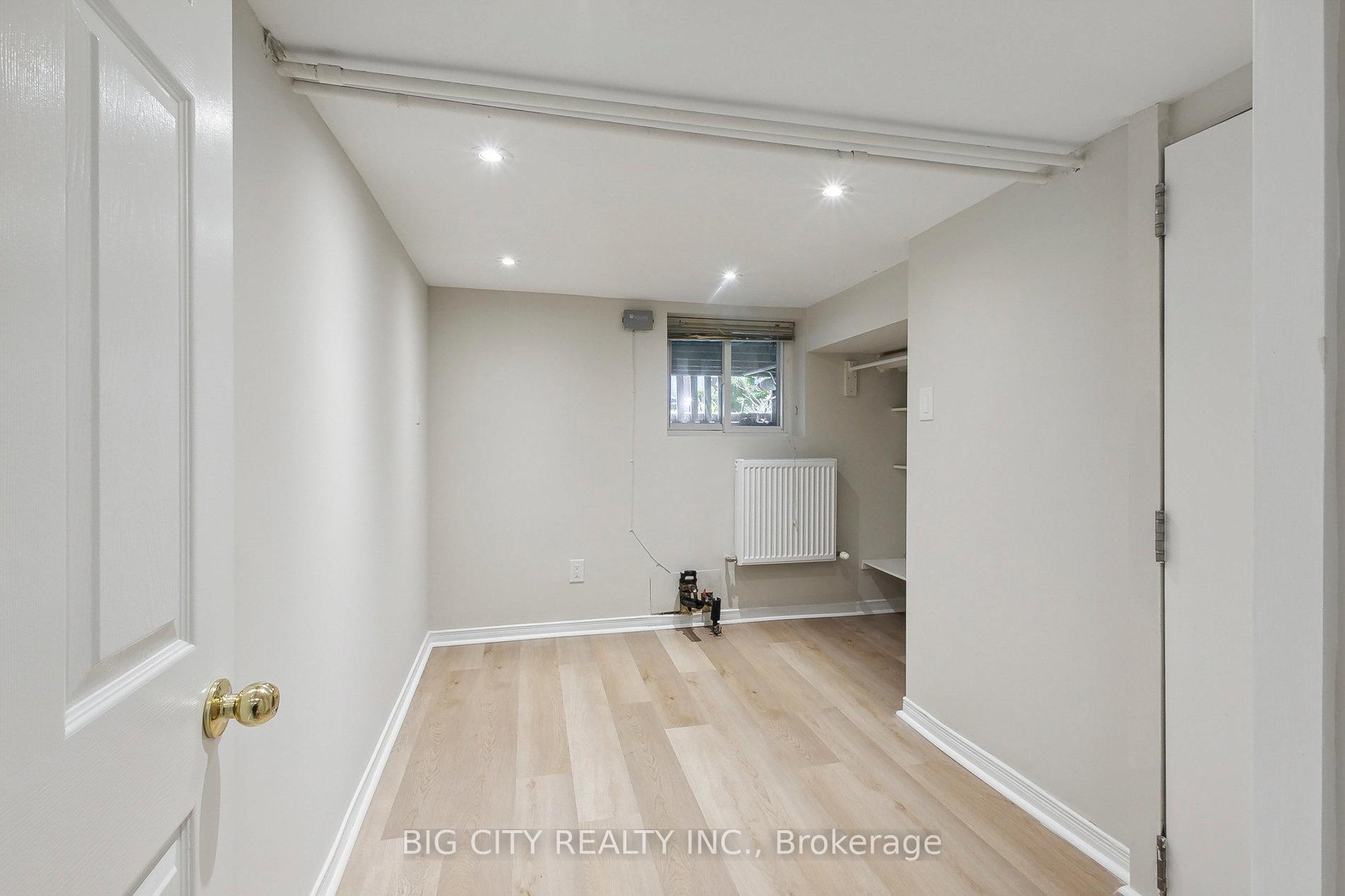 Photo 11 of 178 Douglas Avenue, Unit Lower