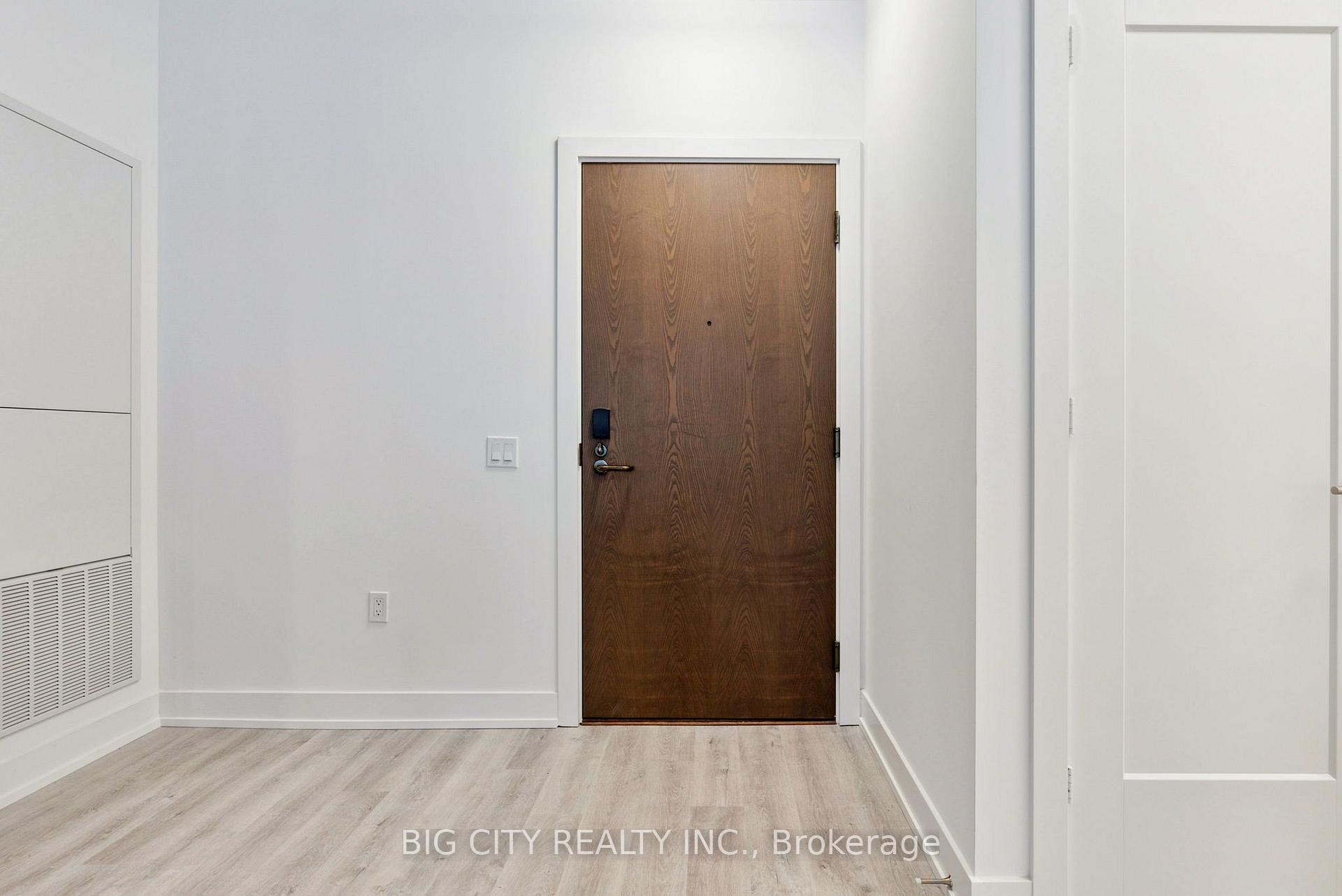 Photo 2 of 20 Inn on the park Drive, Unit 441