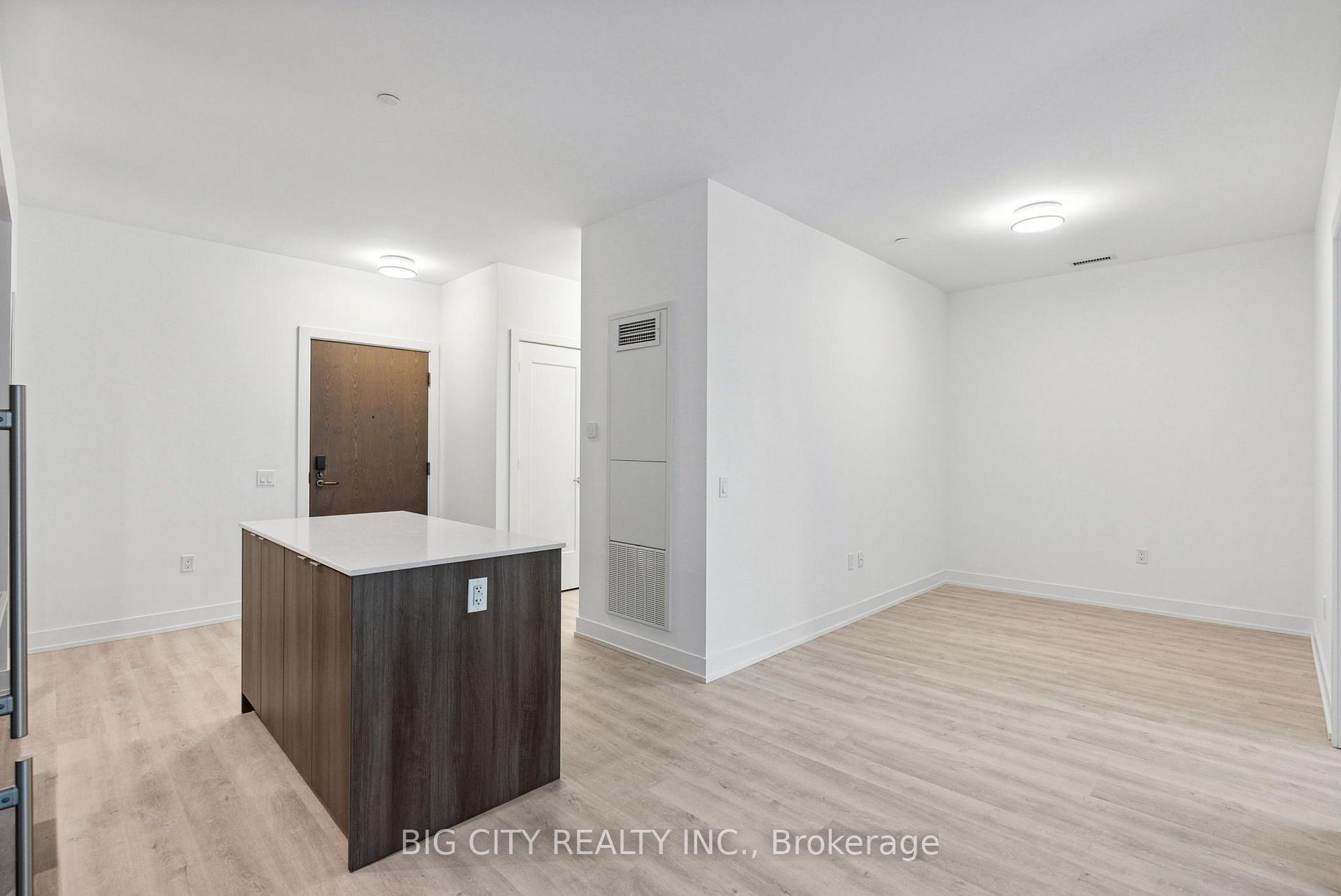 Photo 4 of 20 Inn on the park Drive, Unit 441